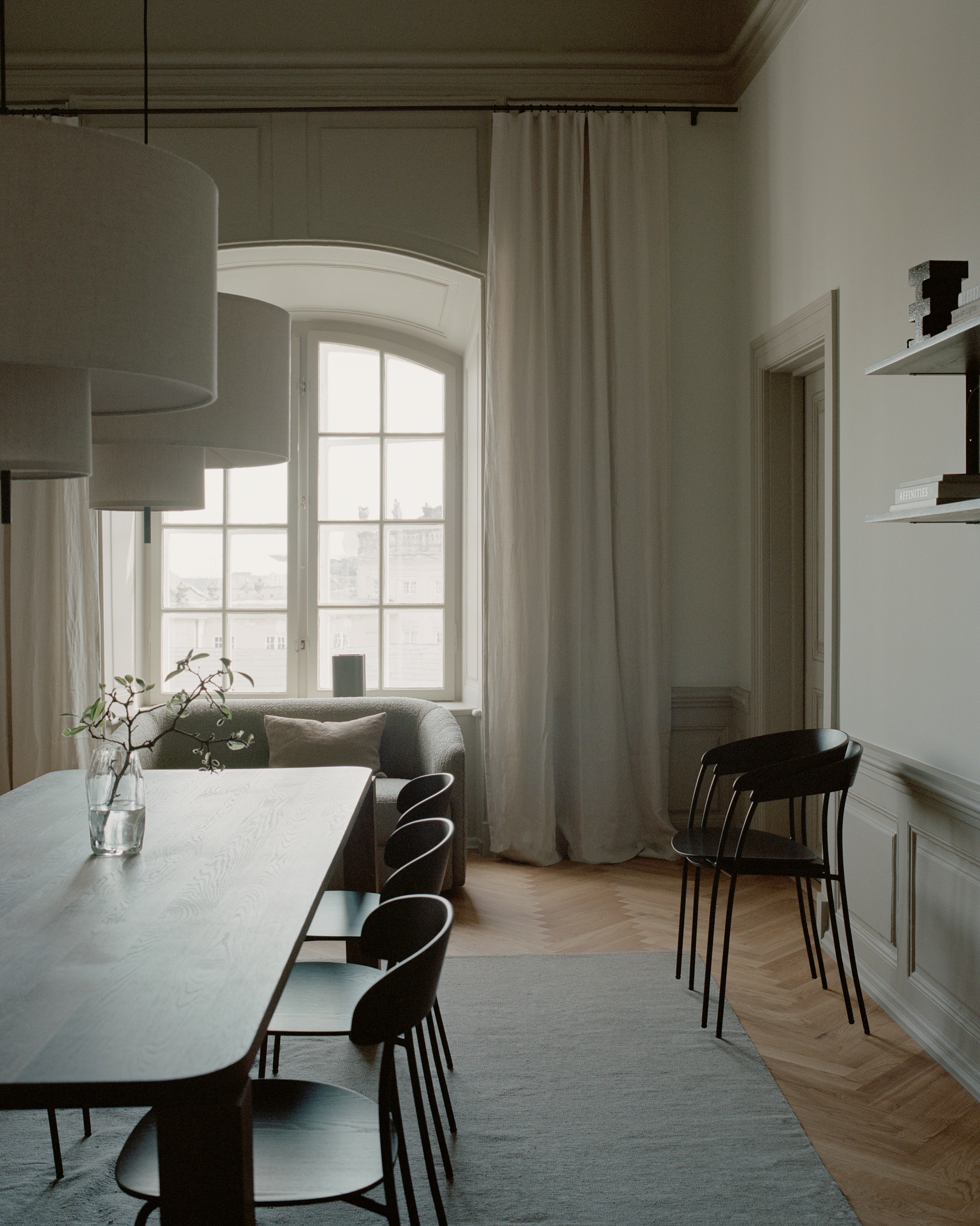 Židle MISSING černá jasanová dýha