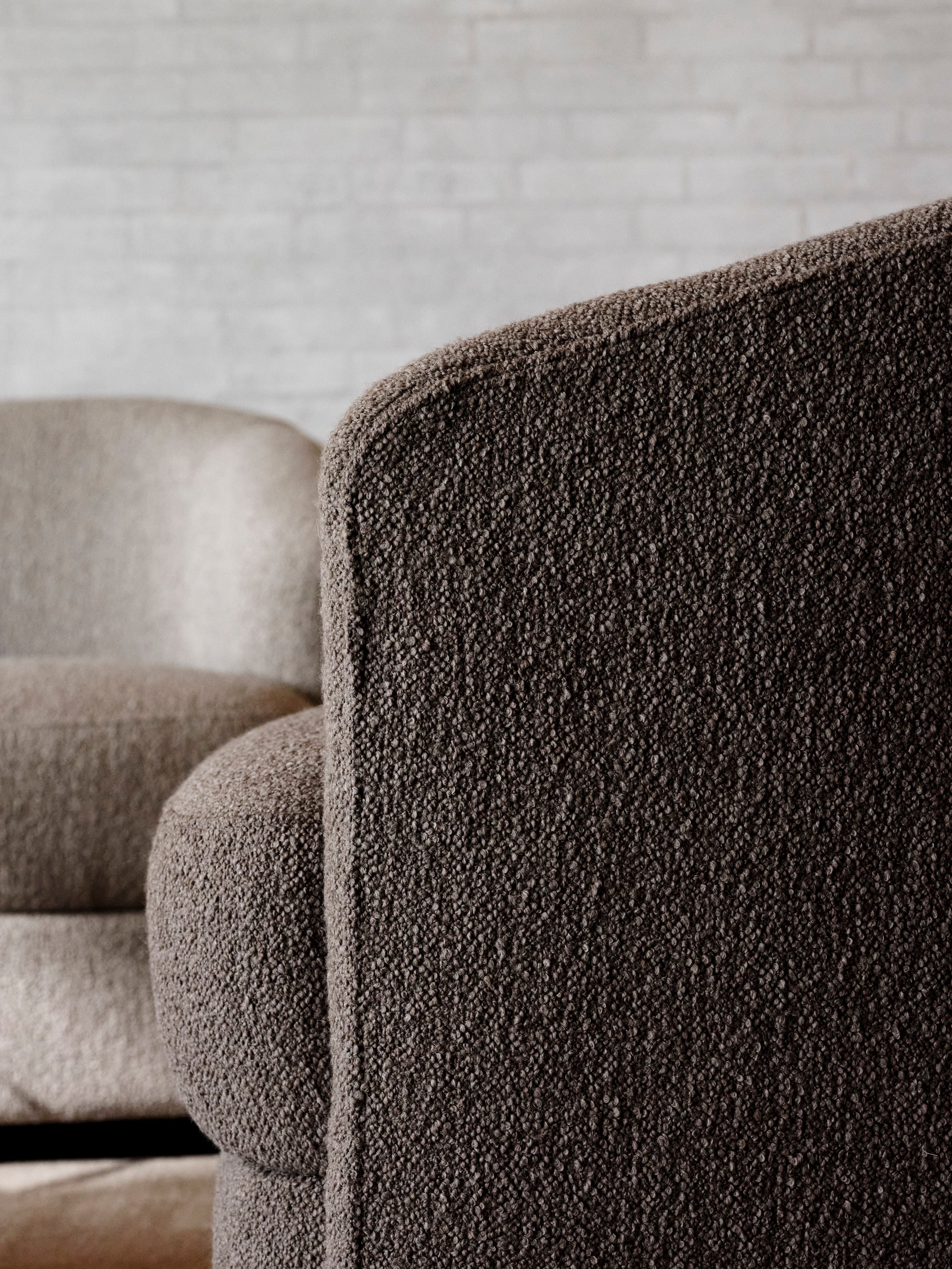 Covent Nevotex Barnum Dark Taupe 10 armchair