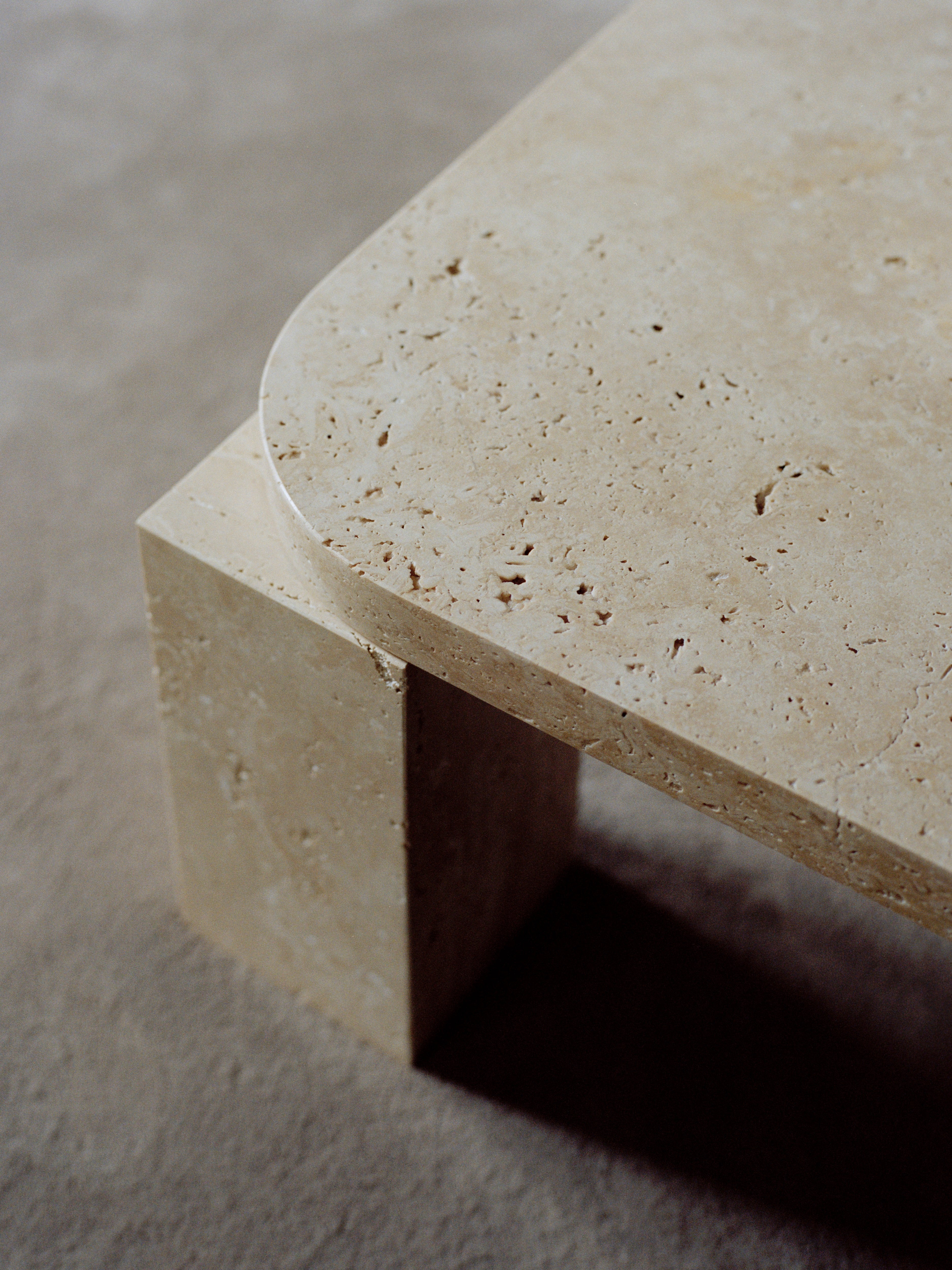 Coffee table Atlas travertine