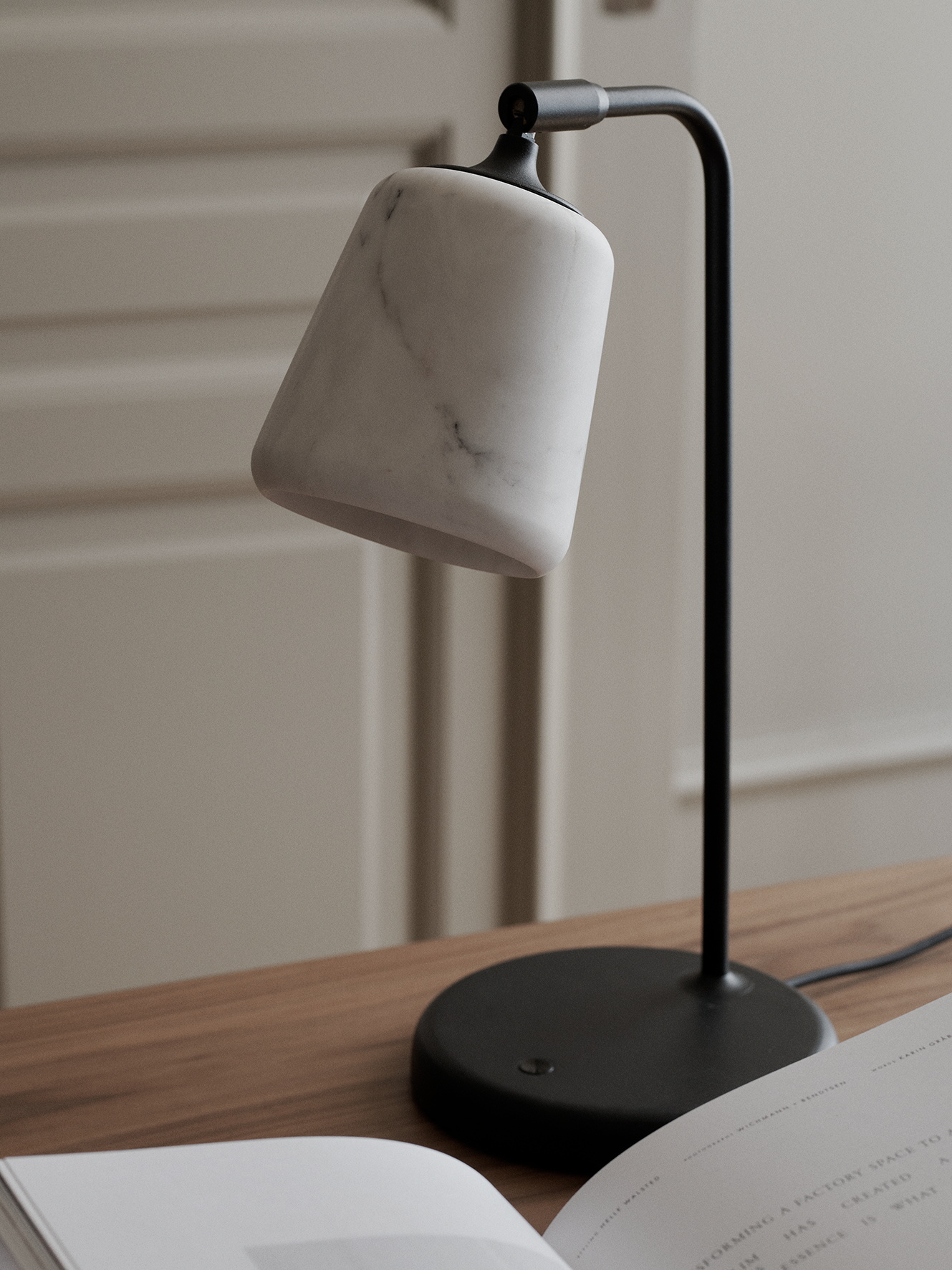 Desk lamp material white marble