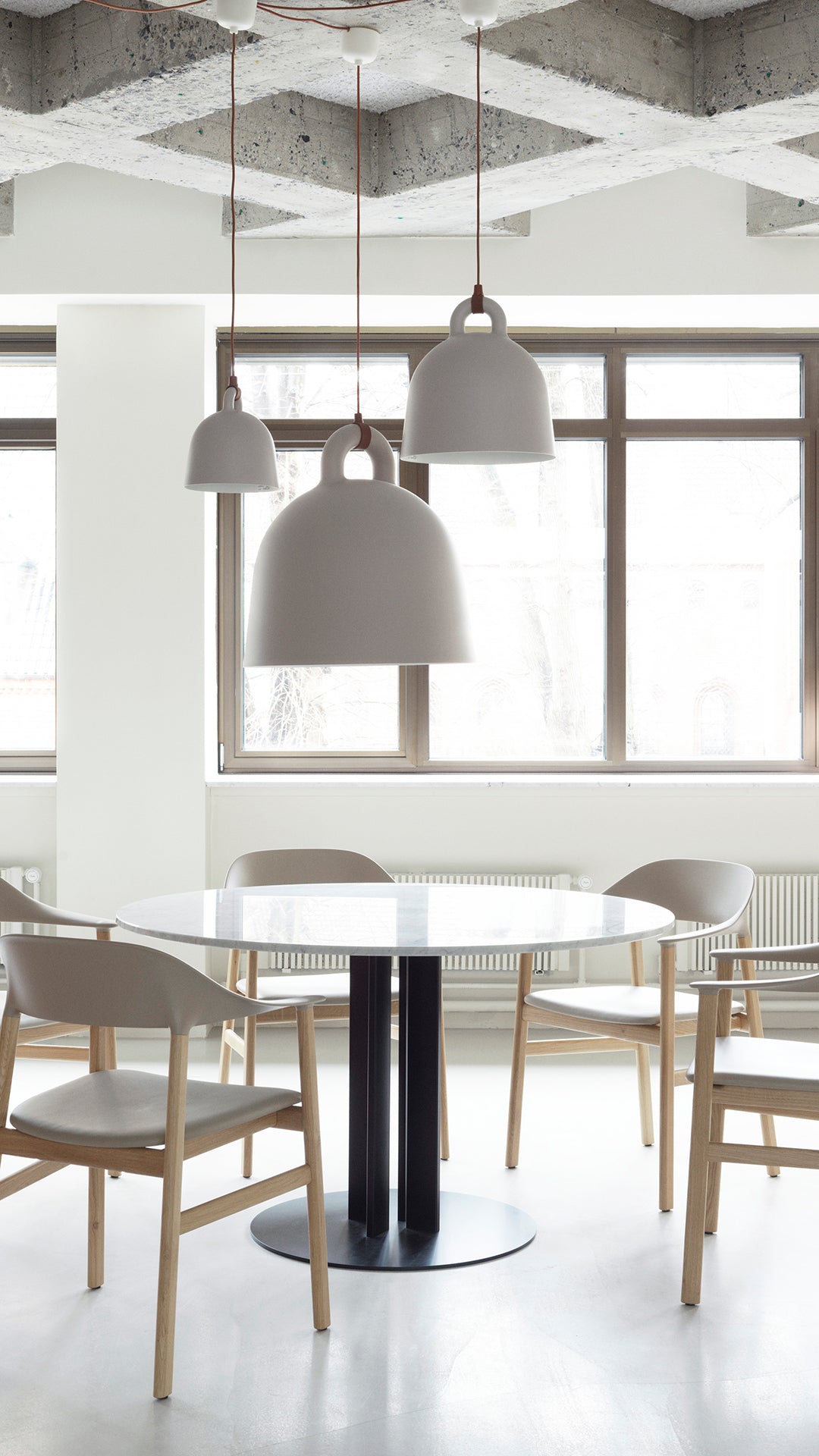 Závěsné svítidlo BELL pískové