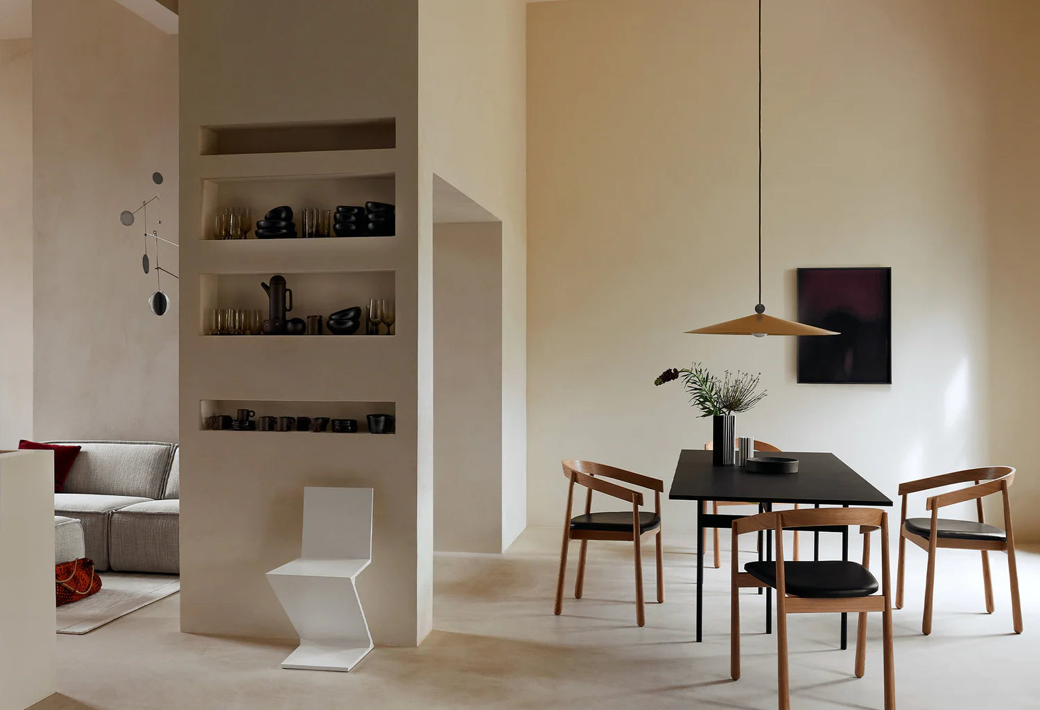 Židle HOMERUN černá ekokůže s černým podstavcem