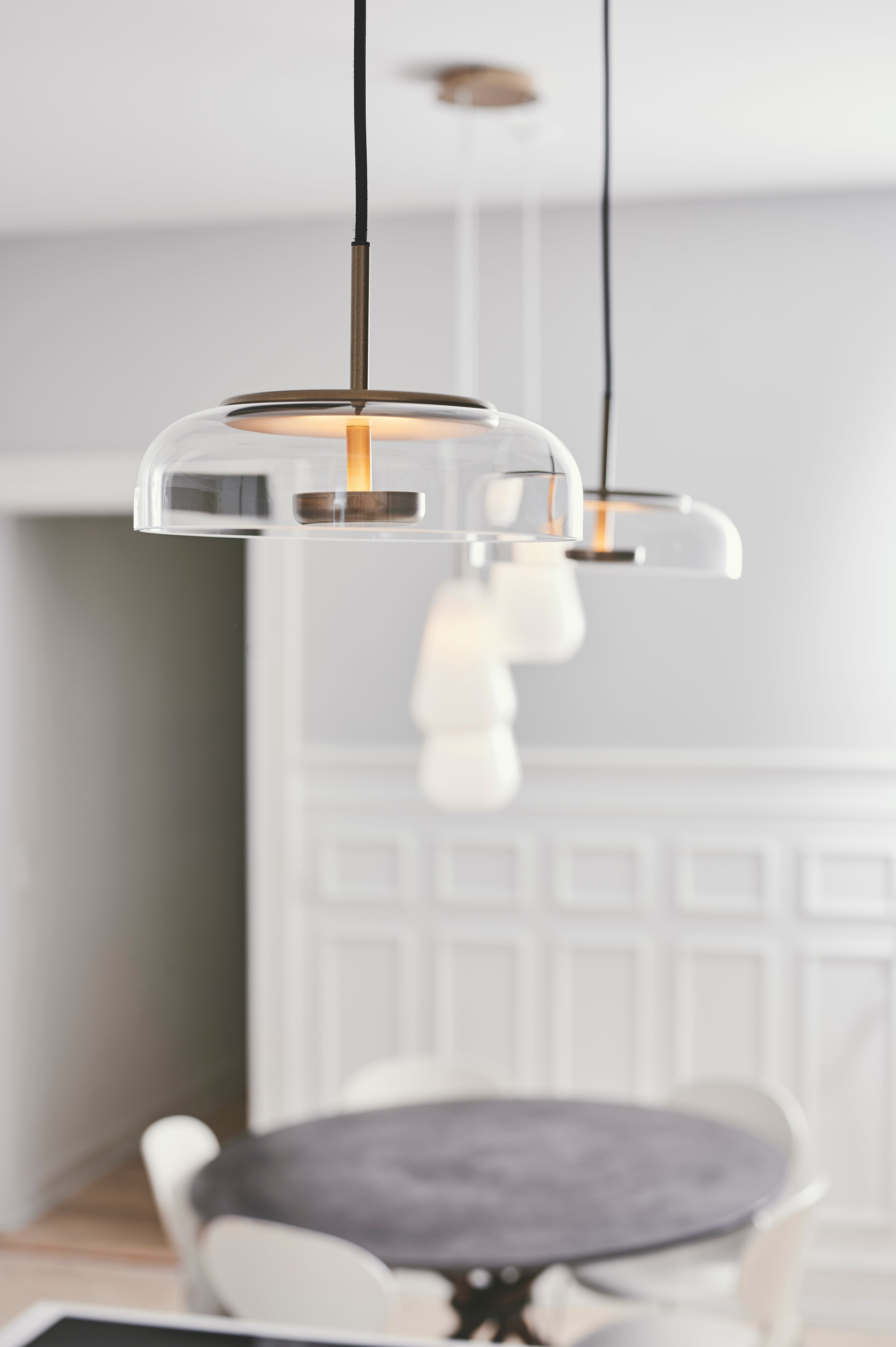 Závěsná lampa BLOSSI zlatá s transparentním sklem