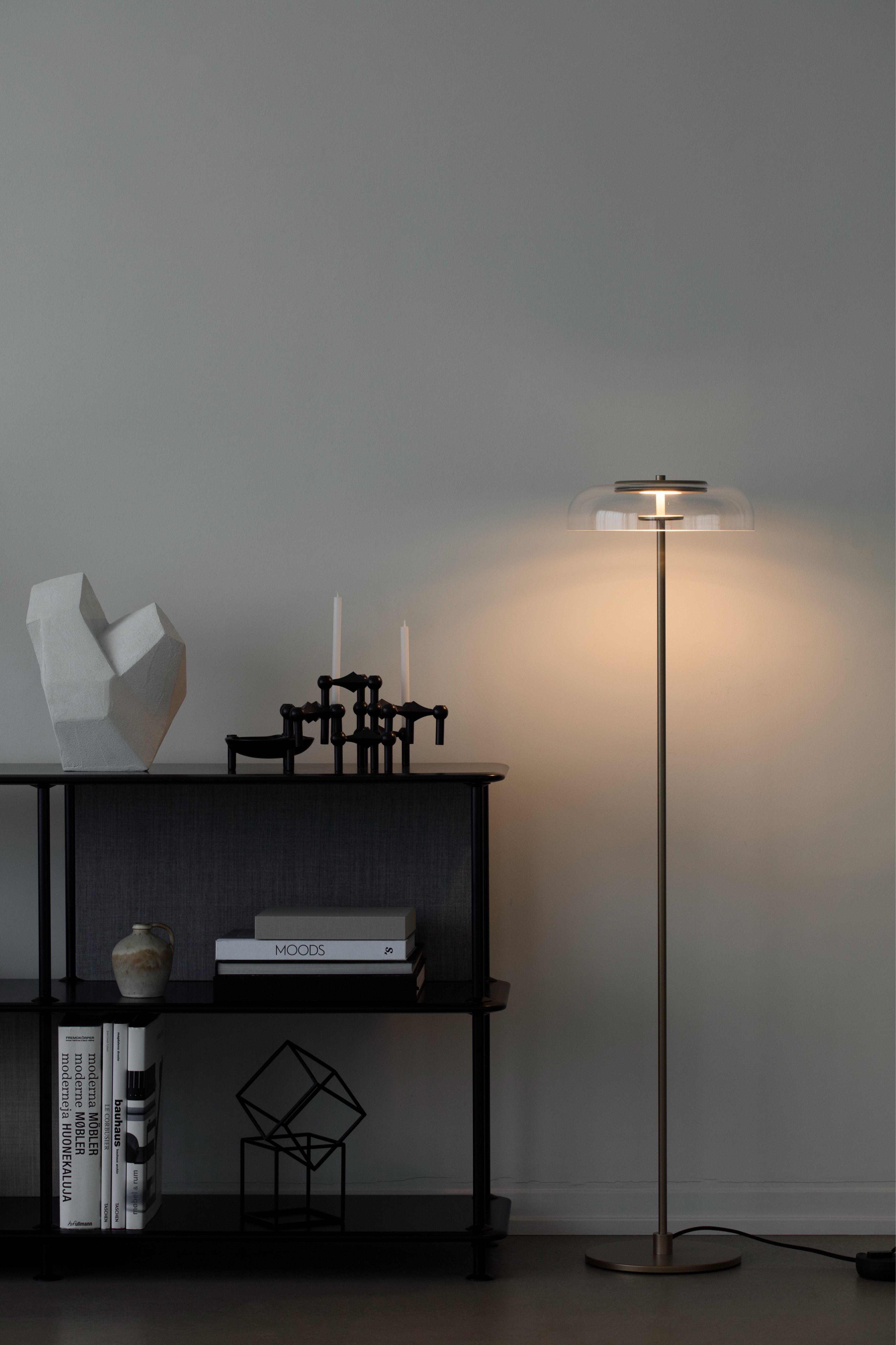 Stojací lampa BLOSSI zlatá s průhledným sklem