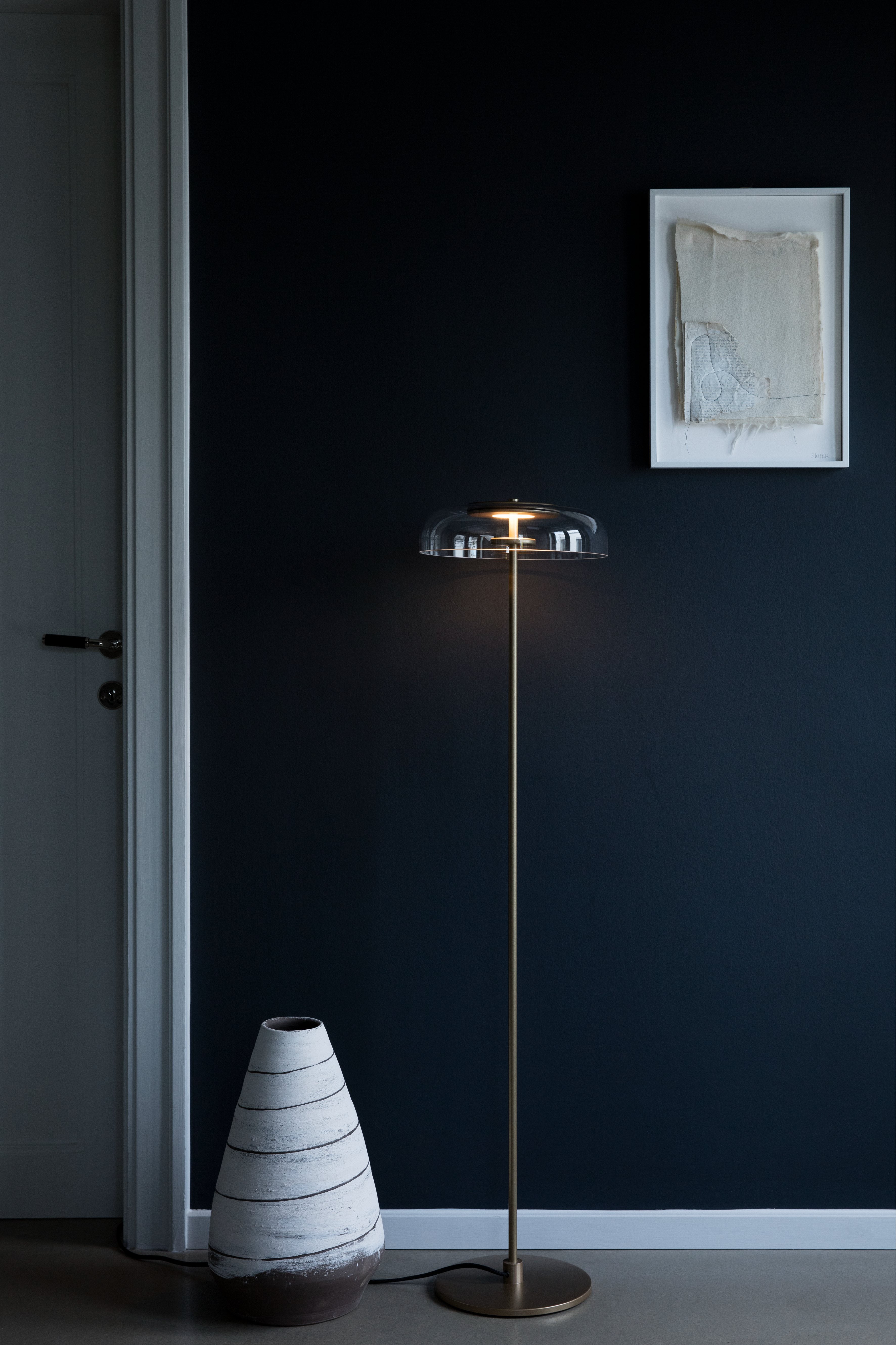 Stojací lampa BLOSSI zlatá s průhledným sklem