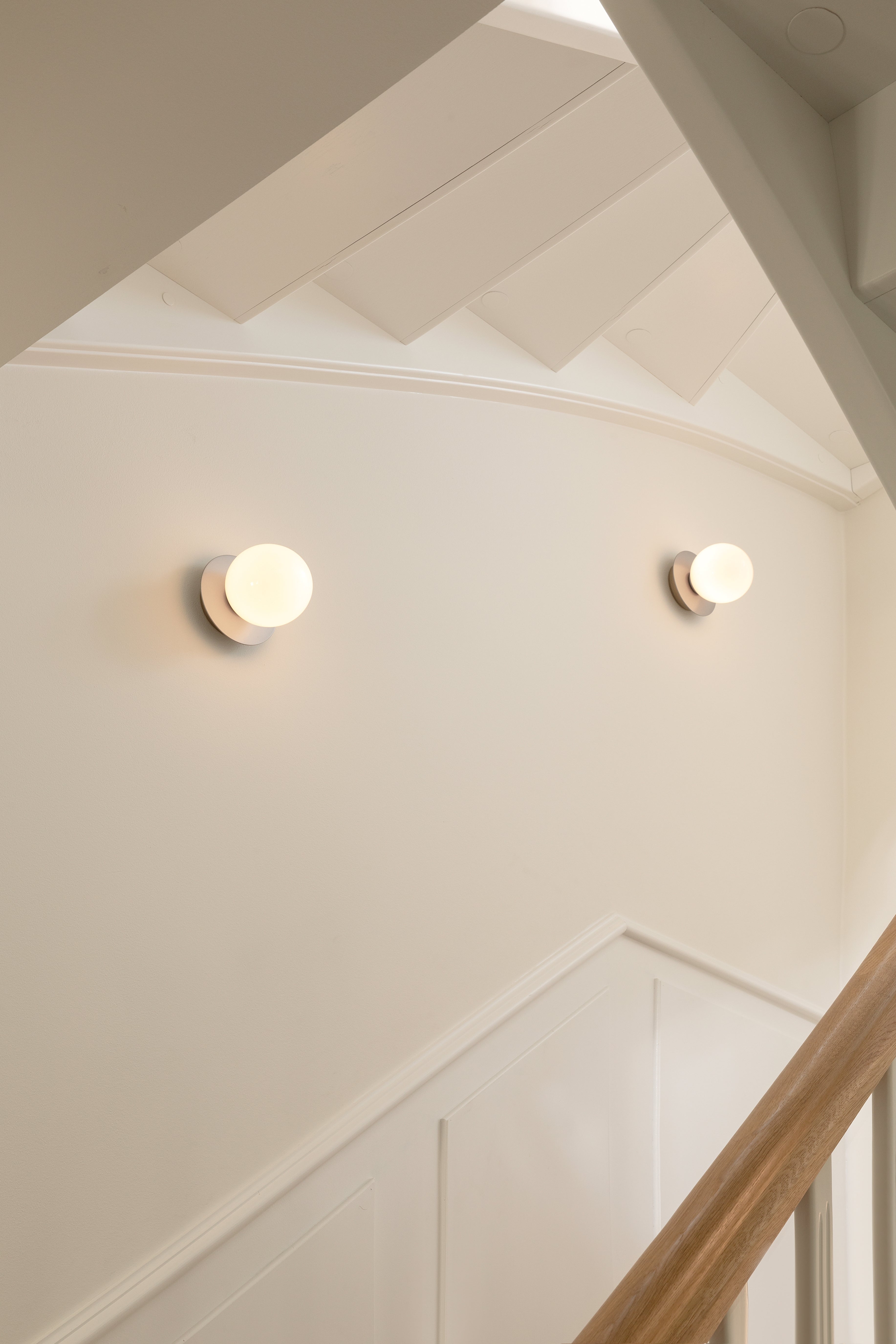 LIILA recessed wall lamp in silver with opal glass