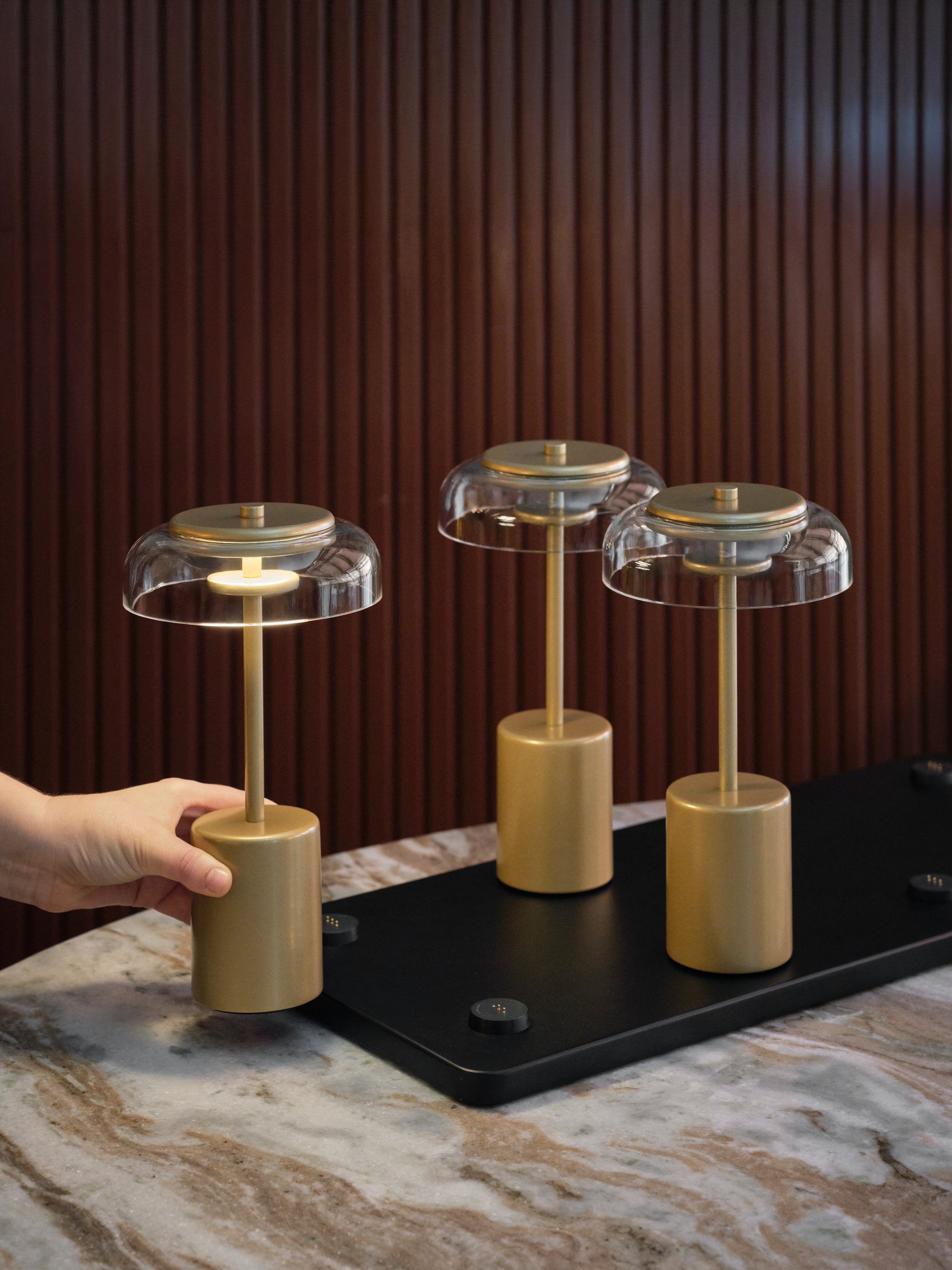 Přenosná lampa BLOSSI zlatá s transparentním sklem