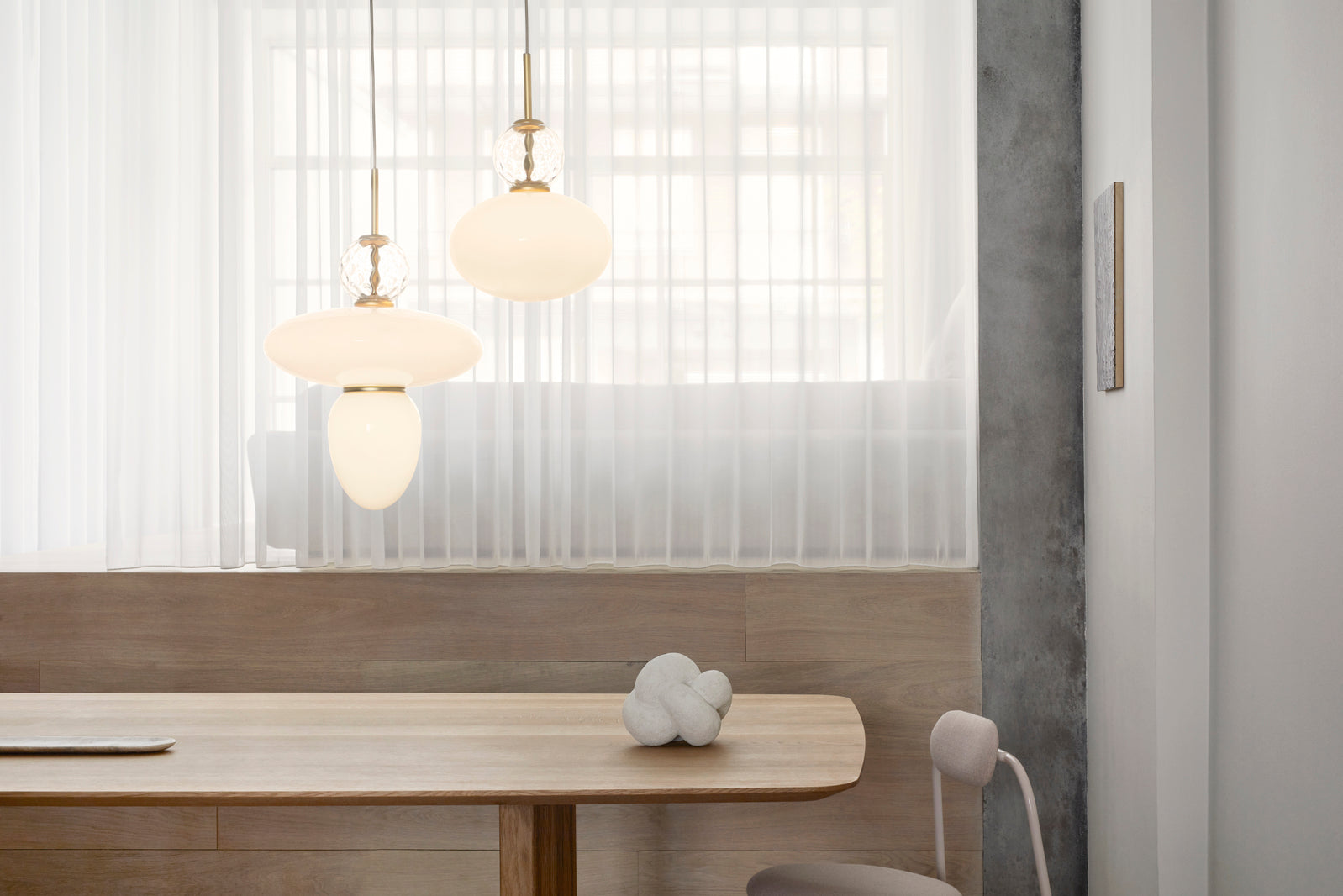 Lampa visící RIZZATTO 43 mosazná s opálovým sklem