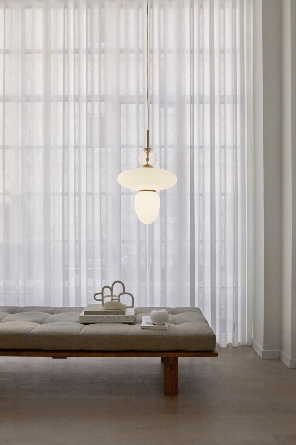 Lampa visící RIZZATTO 43 mosazná s opálovým sklem