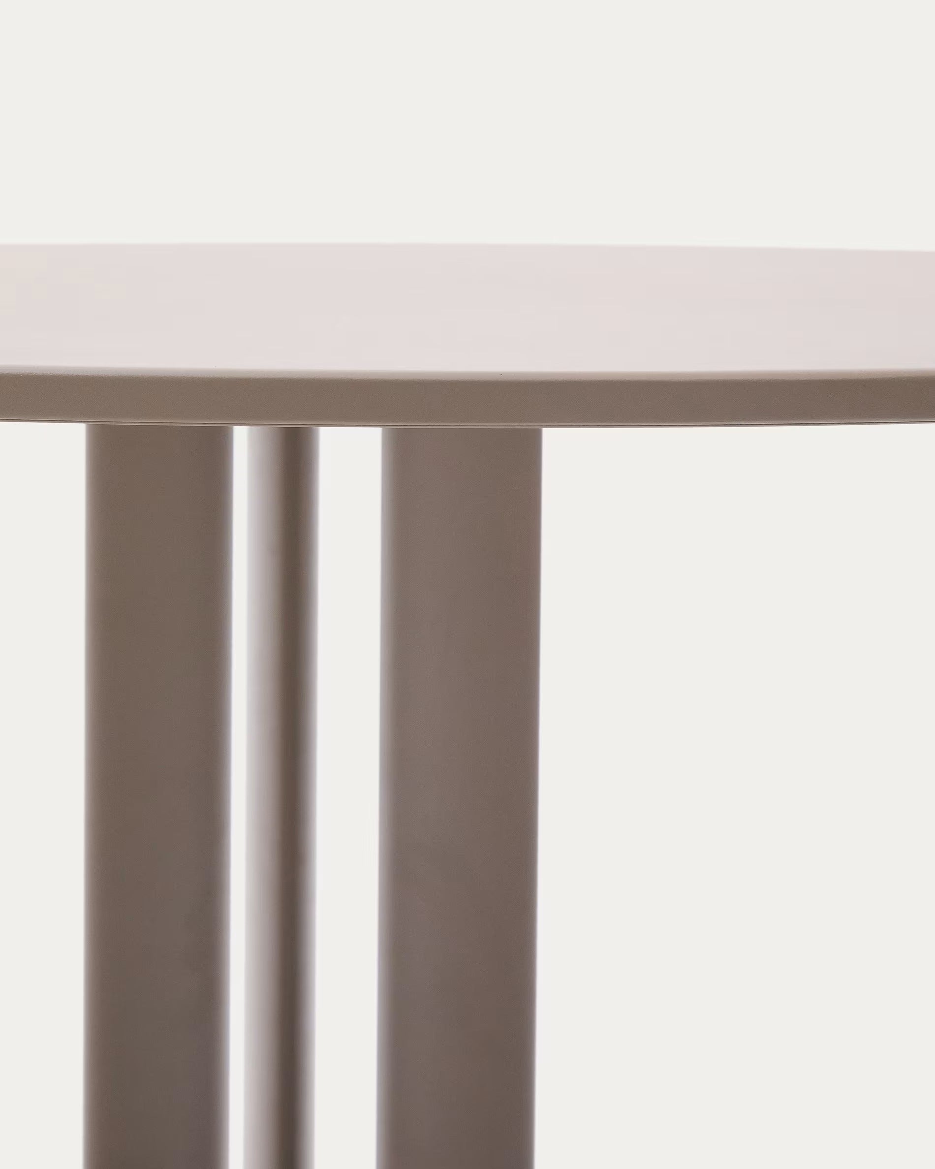 Sedalis beige garden table
