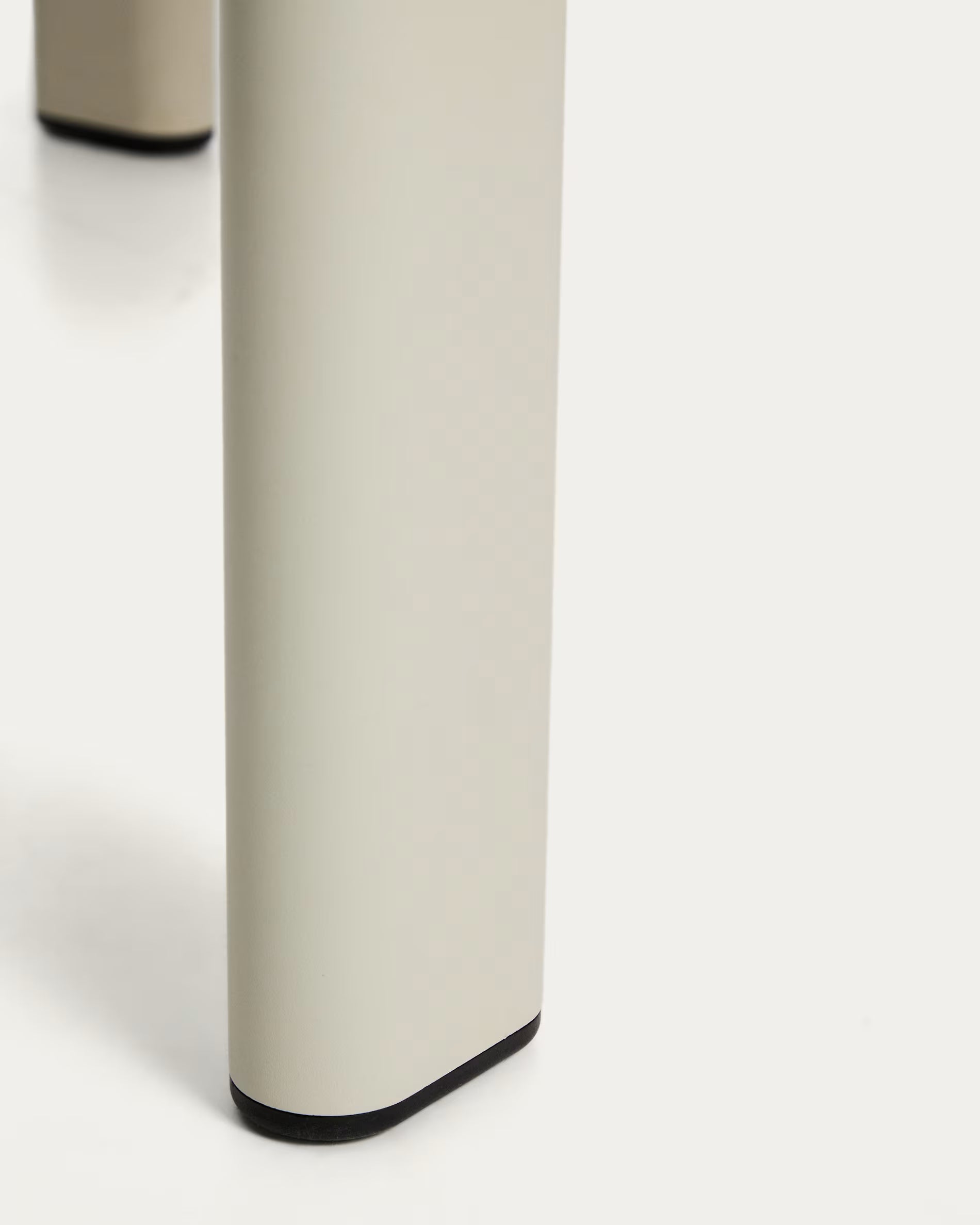 Kulatý zahradní stůl ERICE ecru