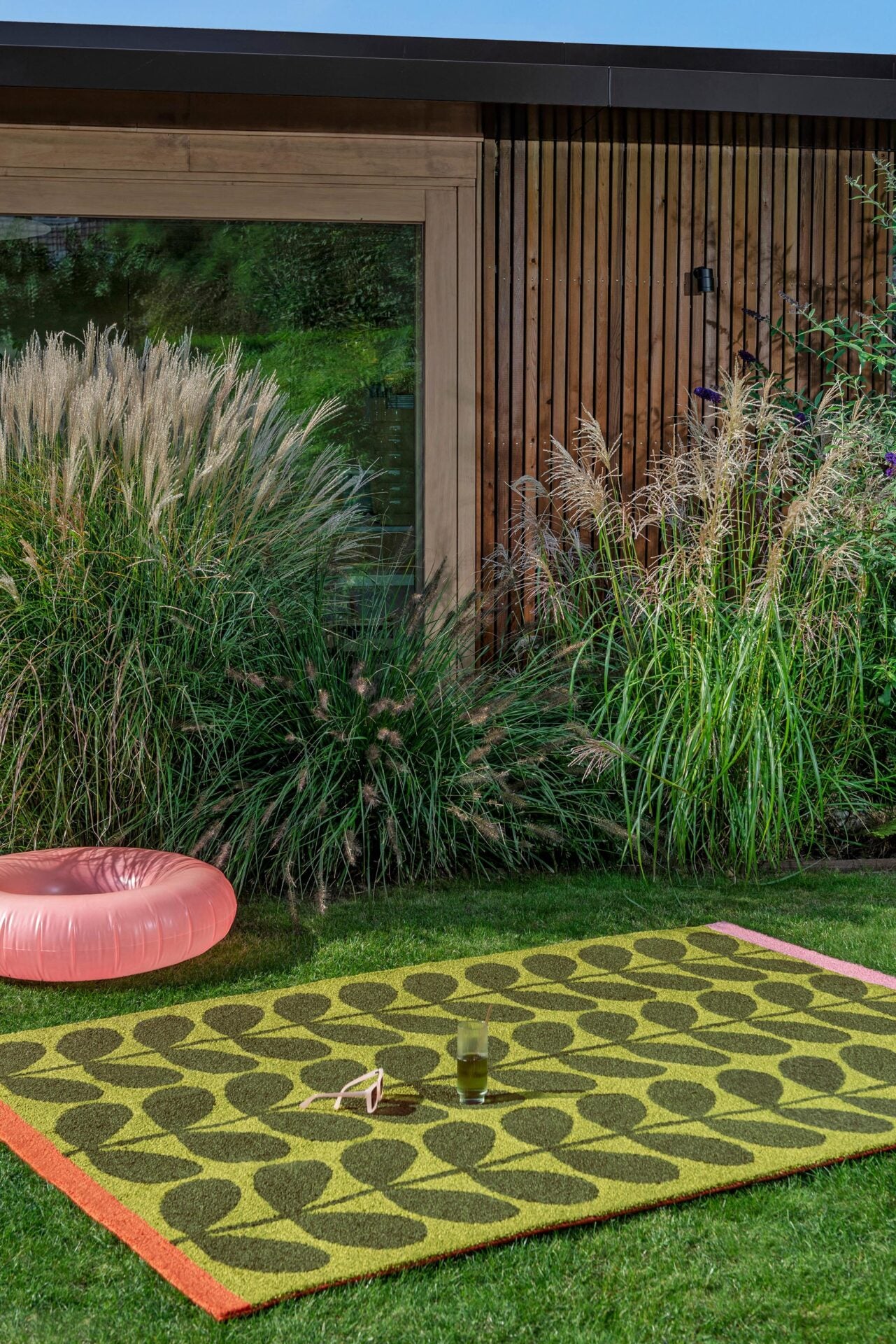 Venkovní koberec SOLID STEM SEAGRASS zelený