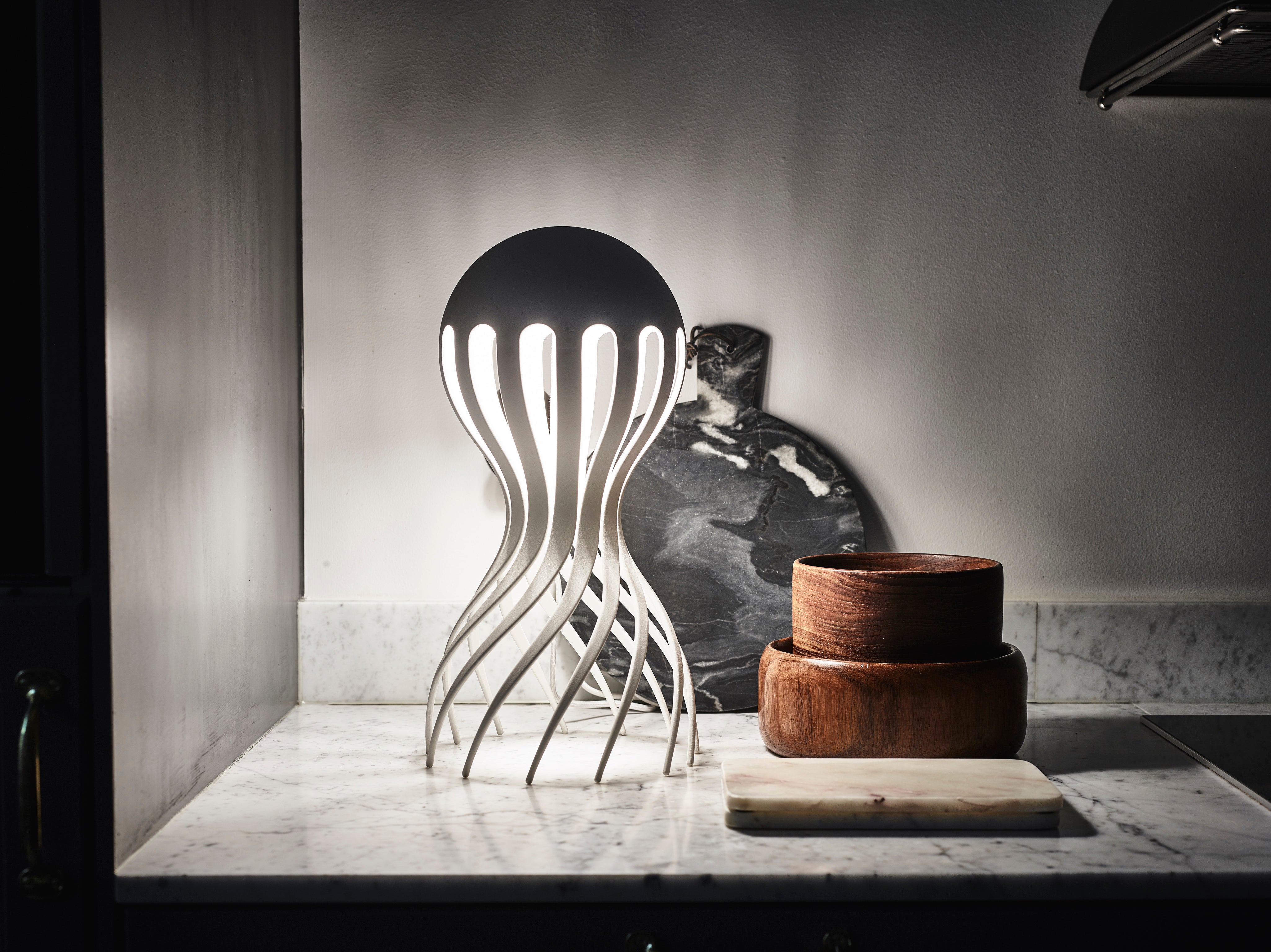 Stolní lampa CIRRATA bílá