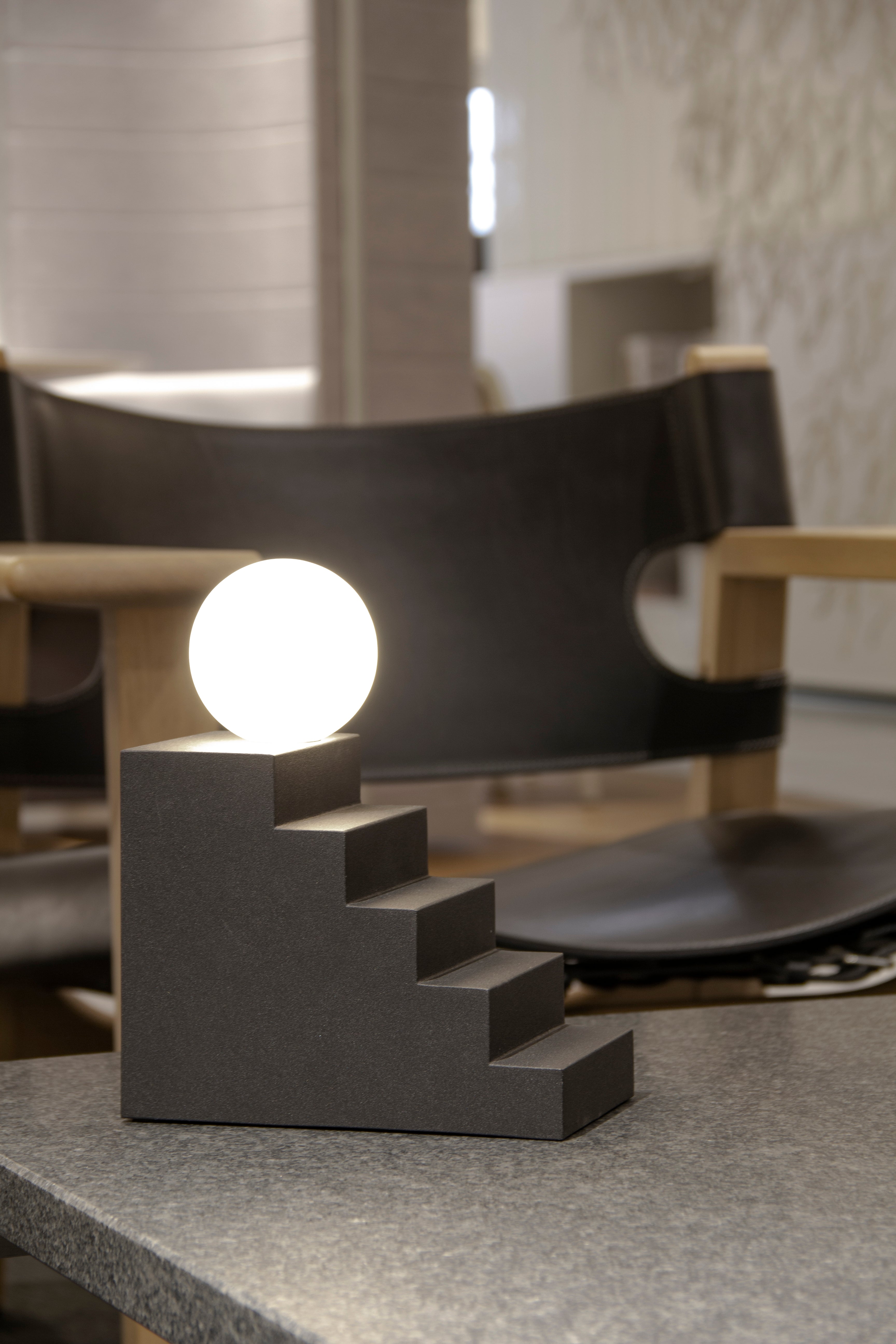 Stolní lampa STAIR černá