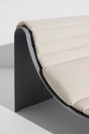 Ležák ECLIPSE šedý s krémovým polštářem