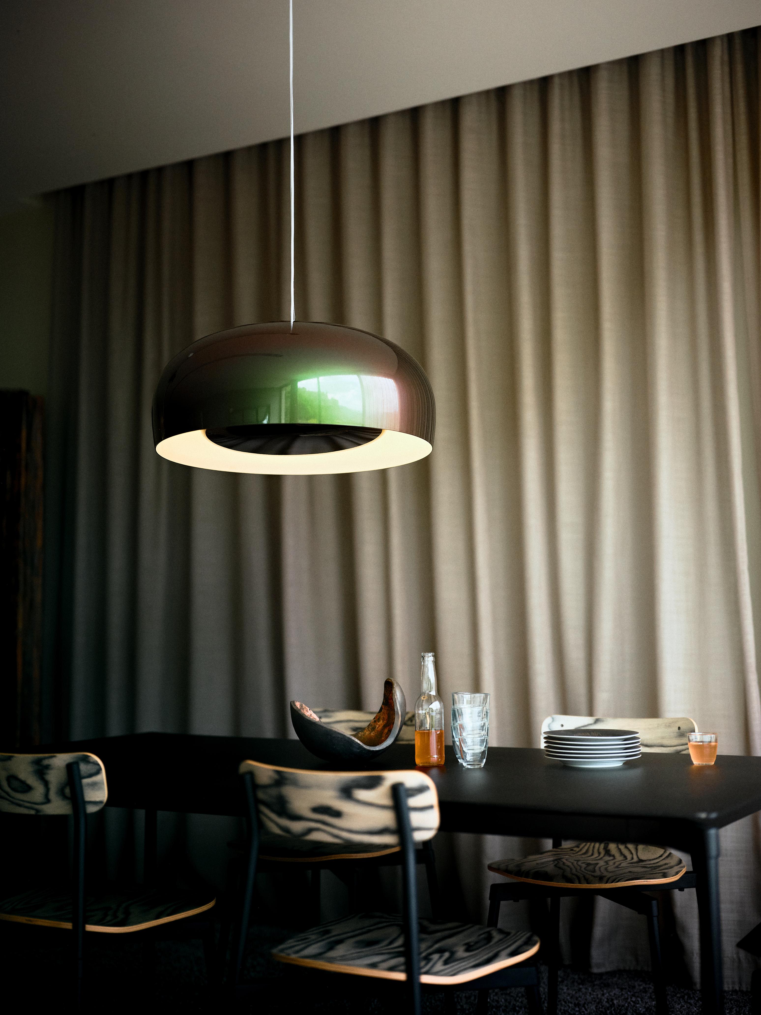 Stół FROMME czerwono-brązowy