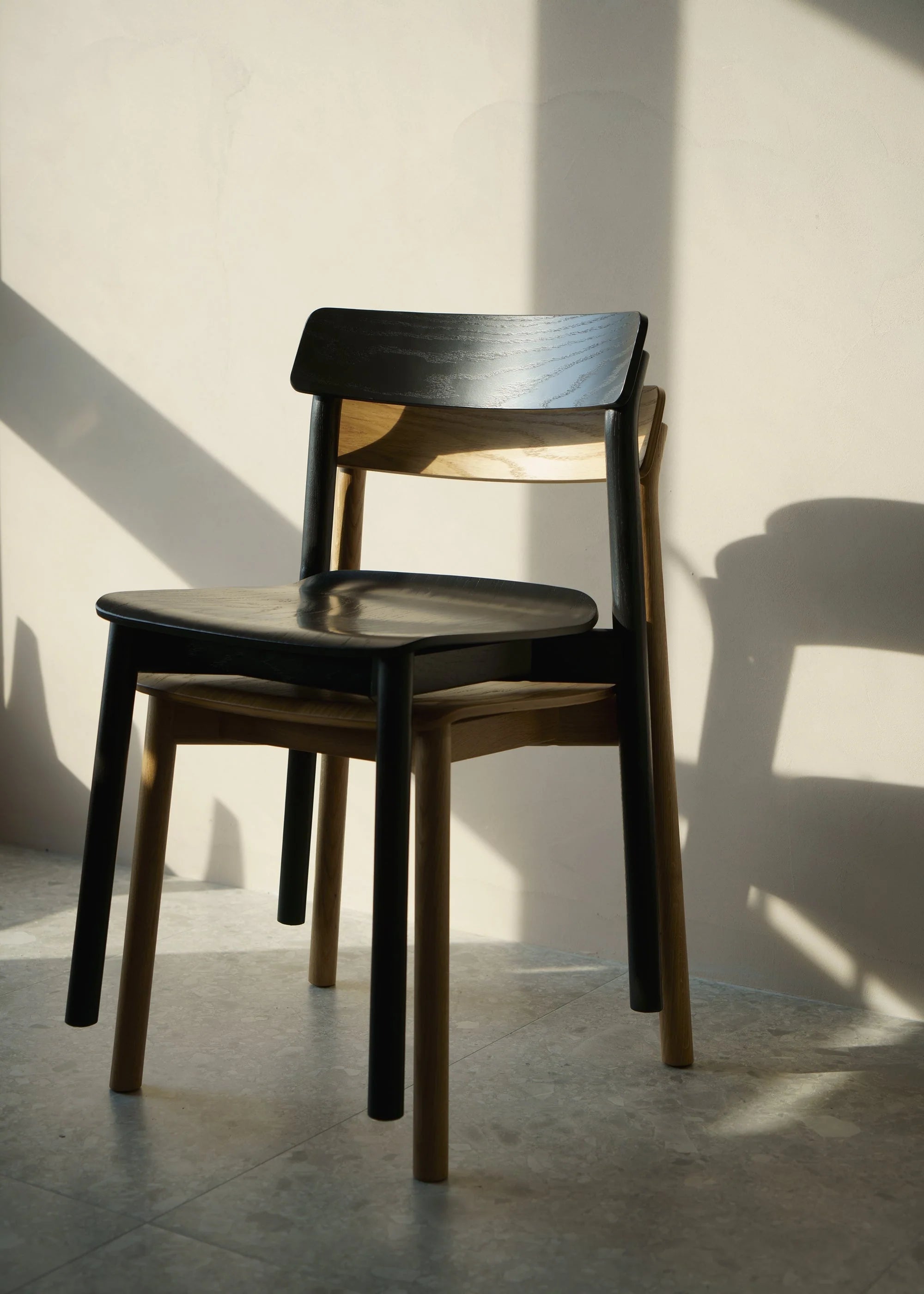 ARCHE chair black oak wood