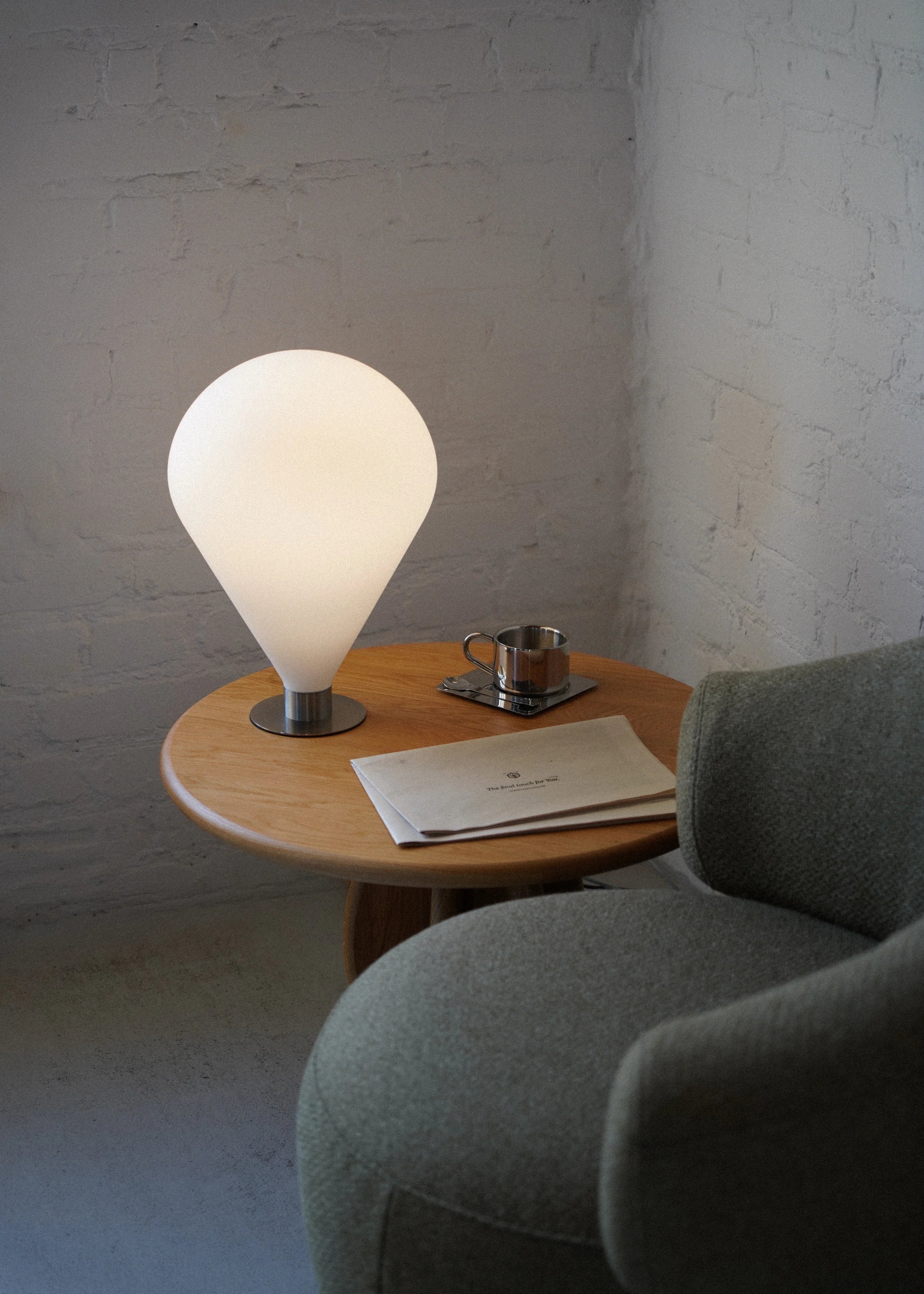 Stolní lampa ELY bílý stínidlo se stříbrným podstavcem