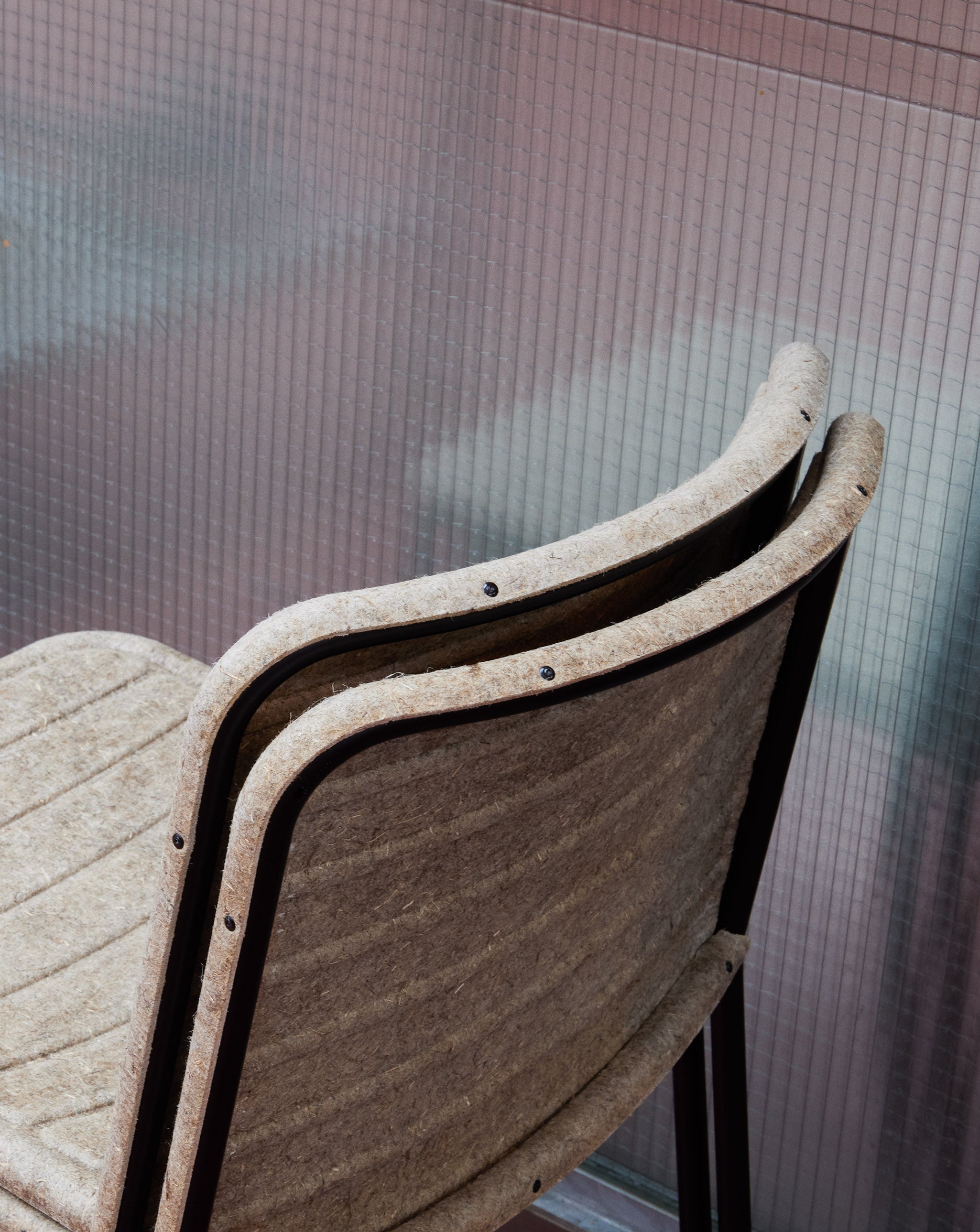 Židle FLAX STACKER hnědá