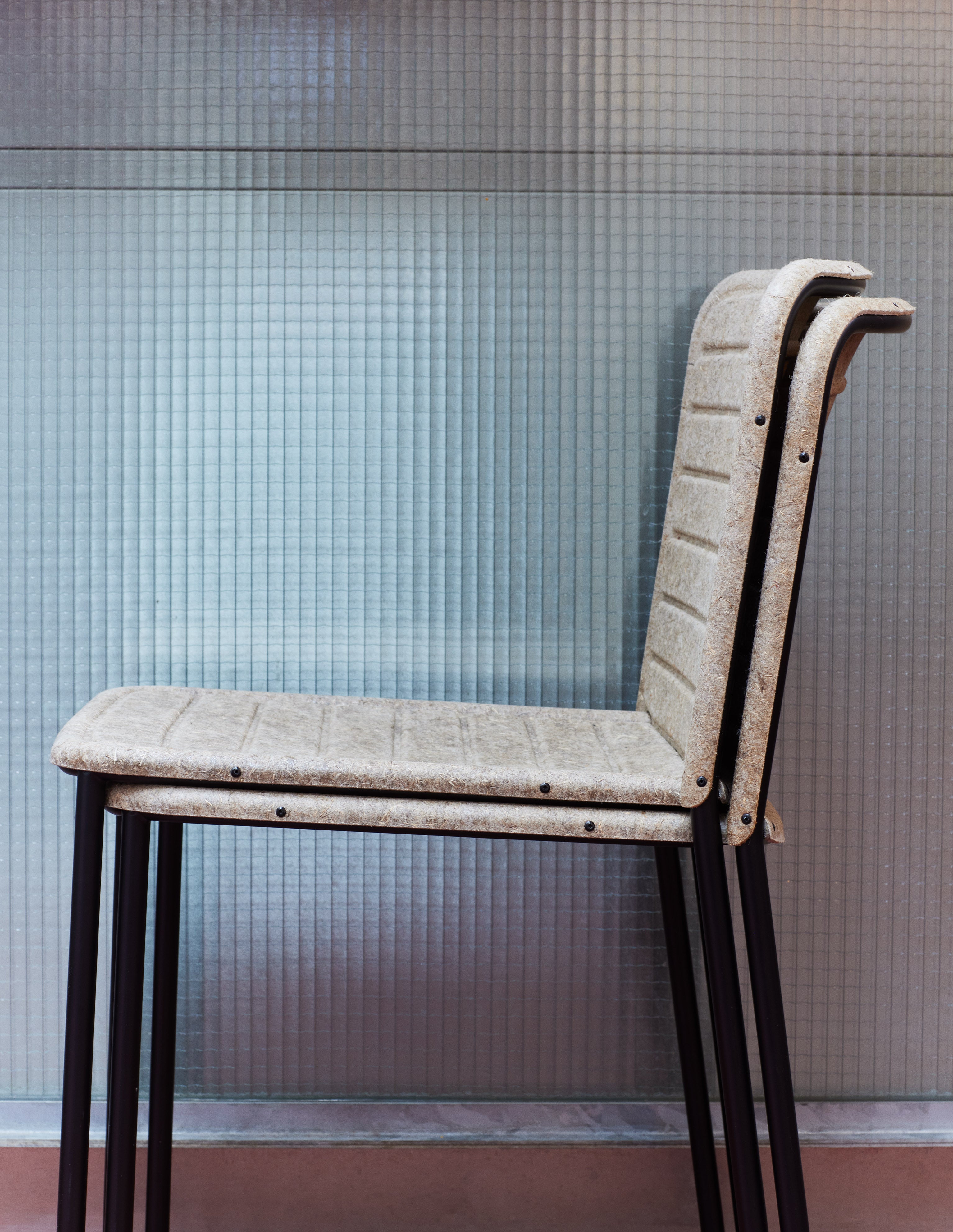 Židle FLAX STACKER hnědá