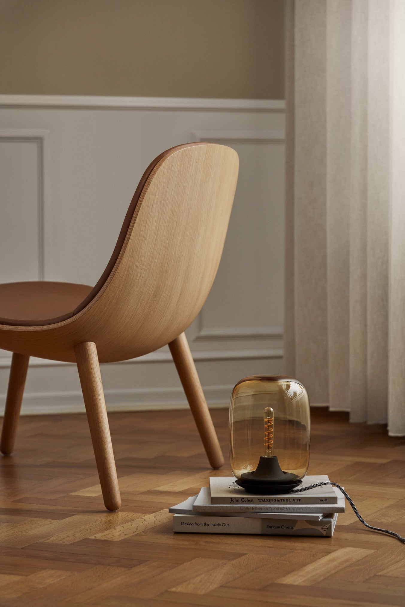 Stolní lampa ACORN zlatá