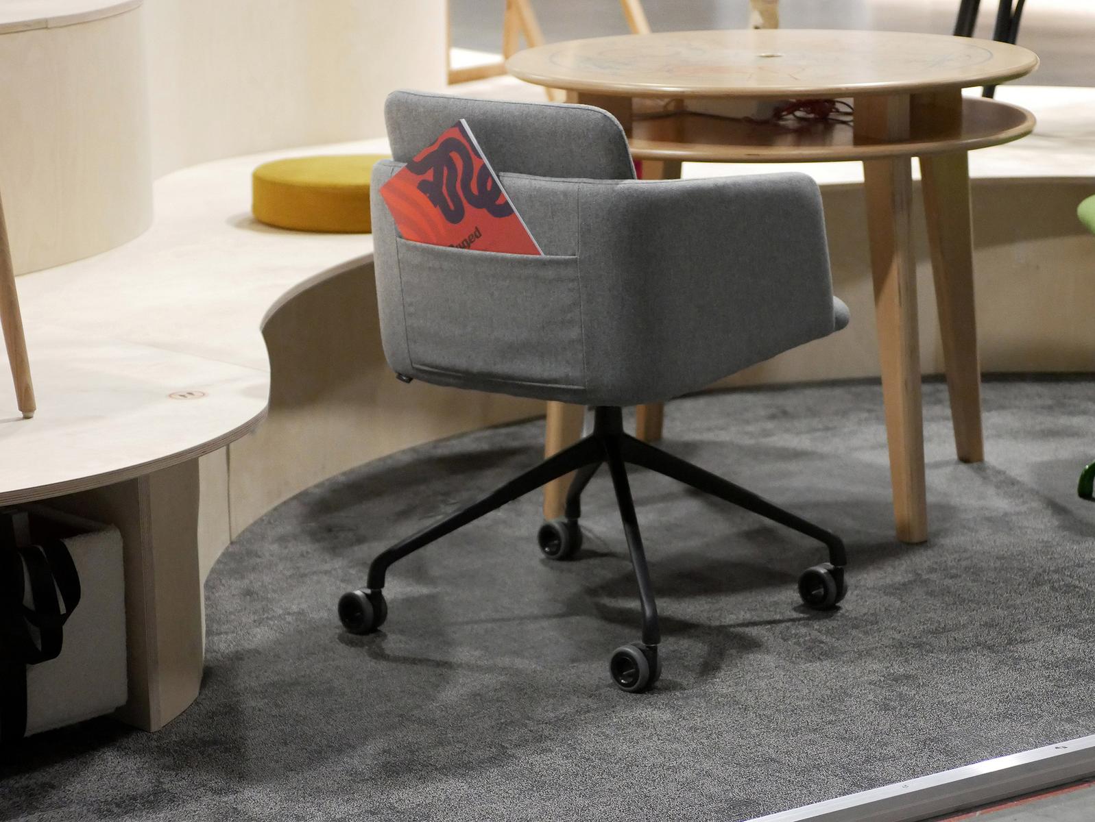 Note 5 b-4065 upholstered office chair