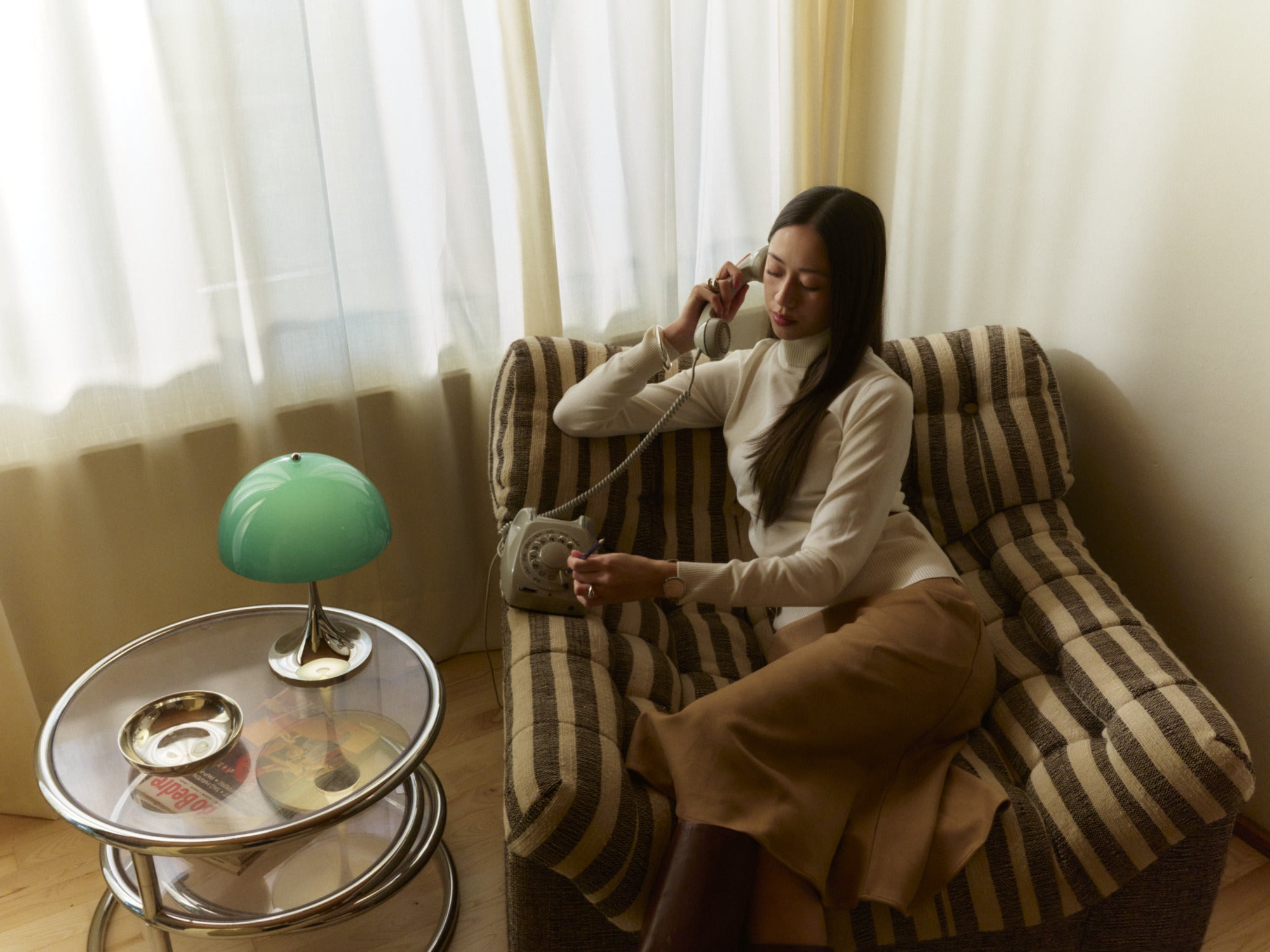 Přenosná lampa PANTHELLA 250 zelená s chromovaným podstavcem