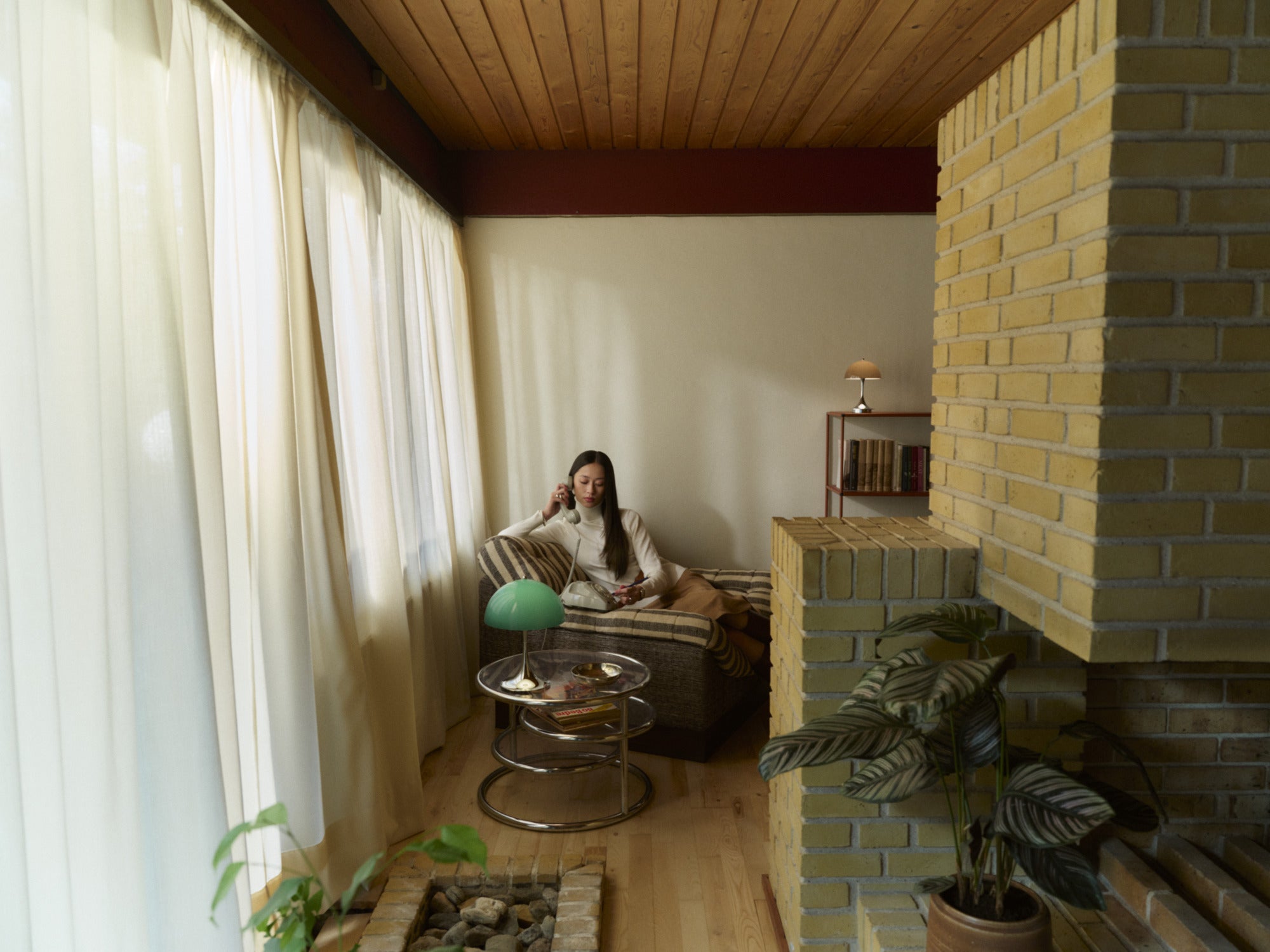 Přenosná lampa PANTHELLA 250 zelená s chromovaným podstavcem