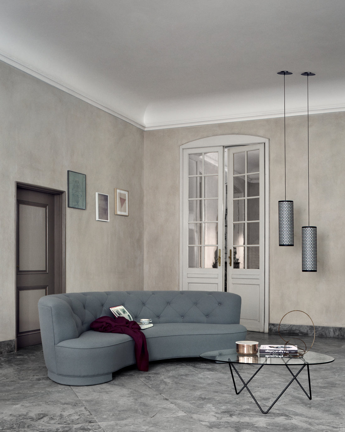 Konferenční stolek PEDRERA sklo s černým podstavcem