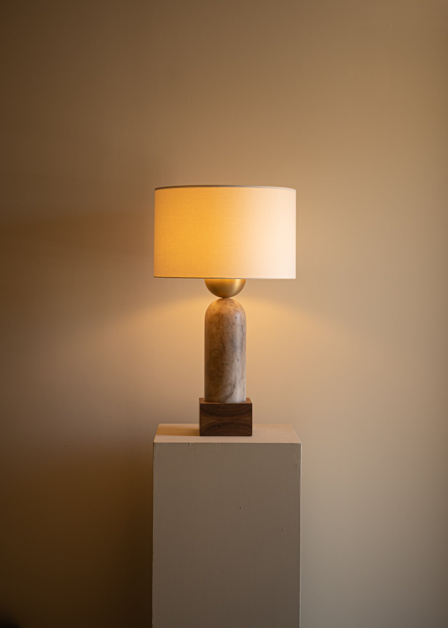 PEONA KELO Table Lamp Dark Beige Alabaster