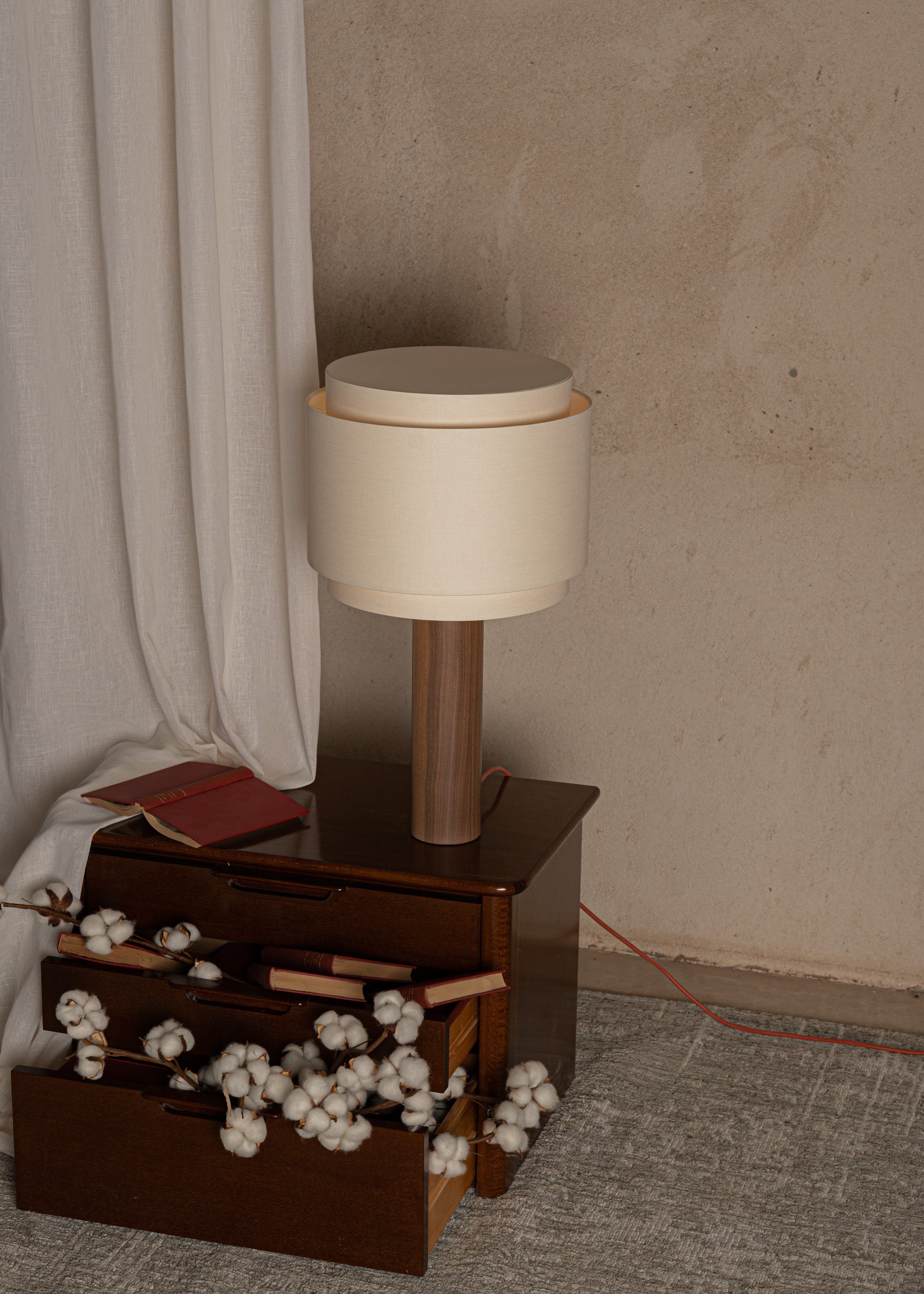Stolní lampa PIPO DUOBLE ořechové dřevo
