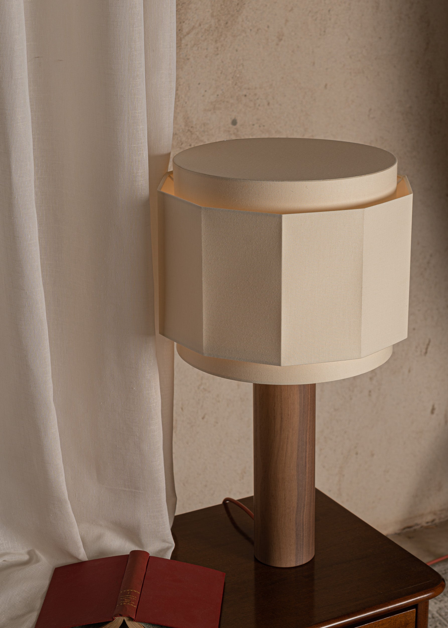PIPO OKLA Walnut Wood Table Lamp