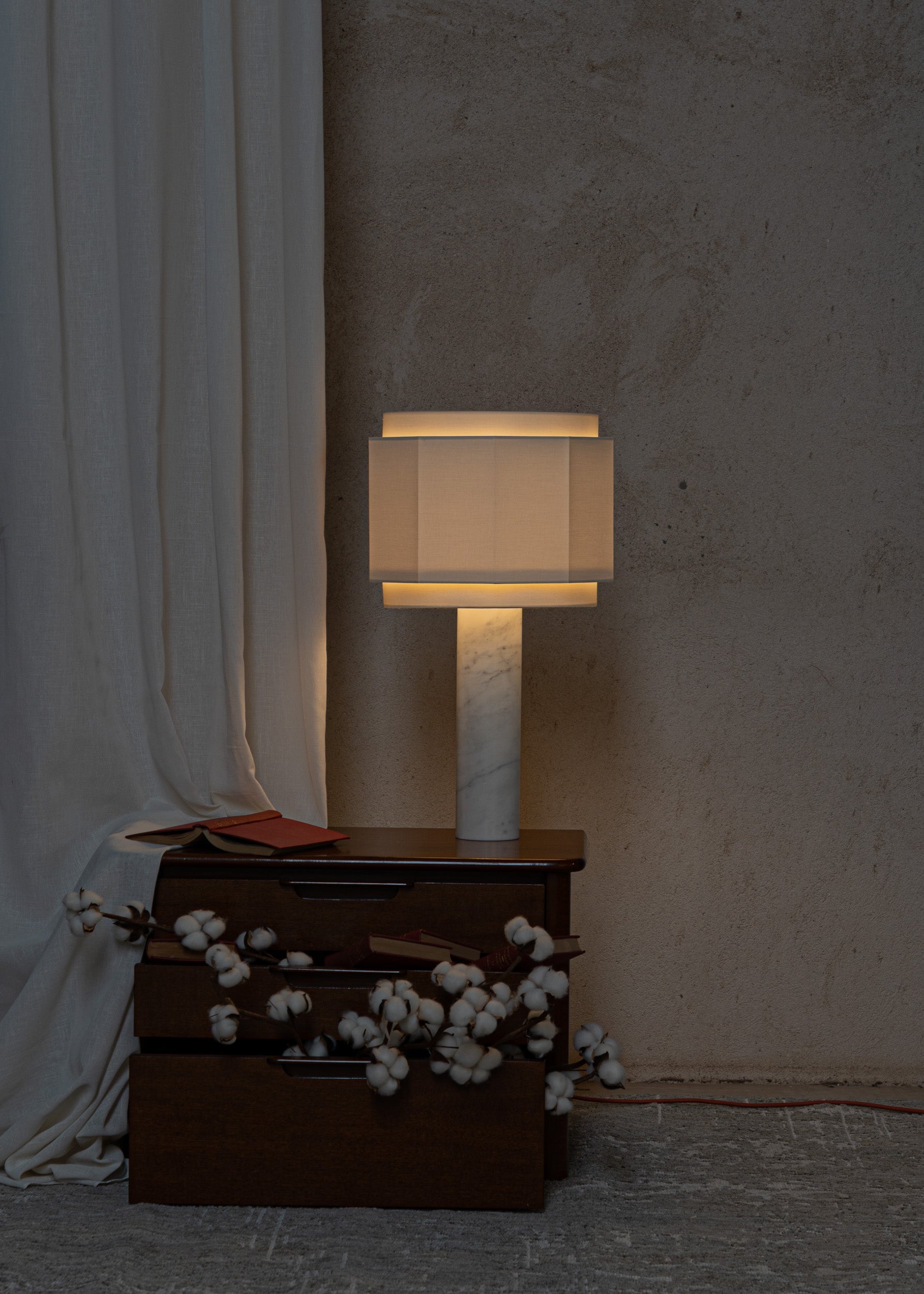 PIPO OKLA Table Lamp White Marble