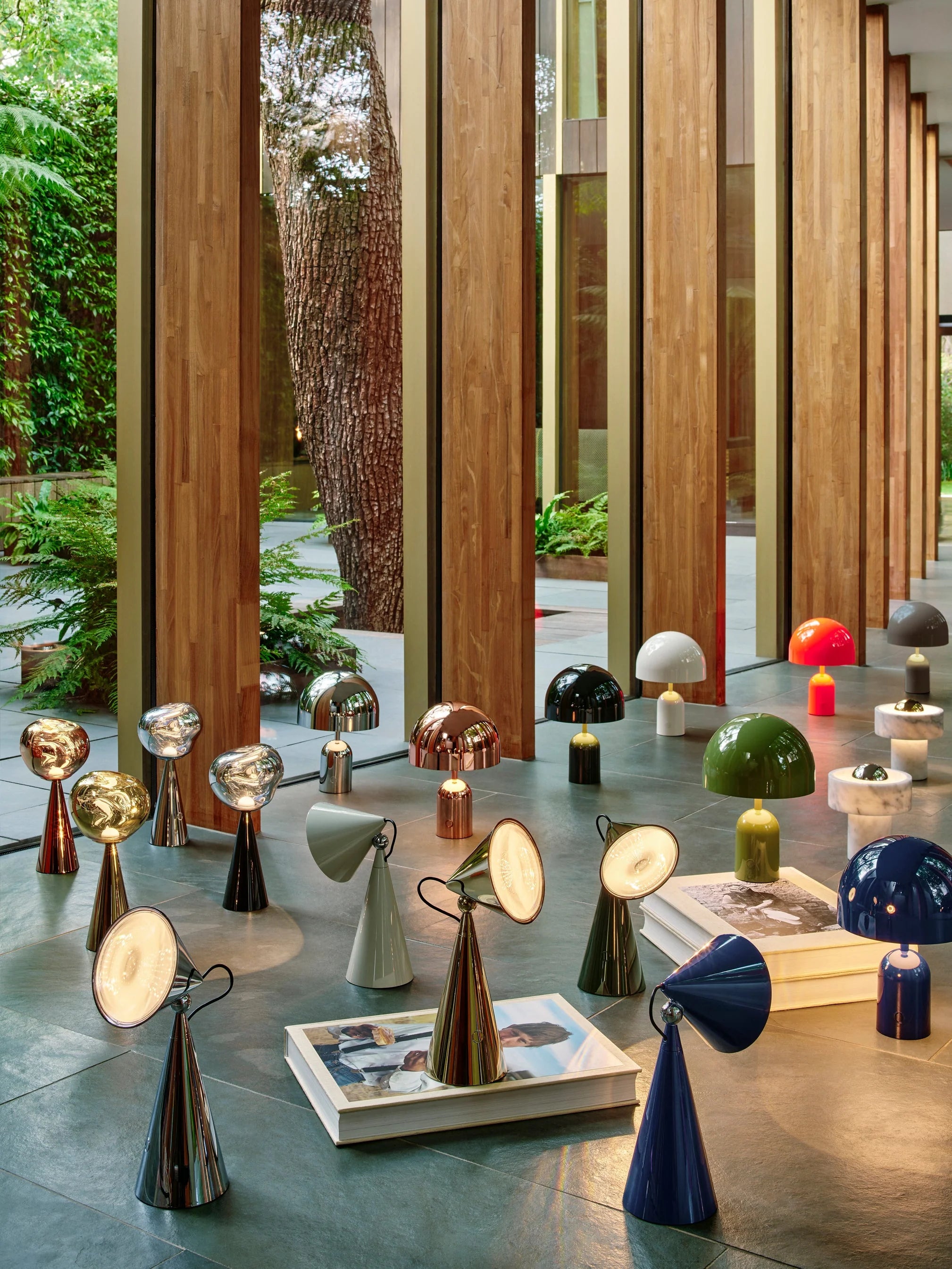 Portable table lamp POSE cream