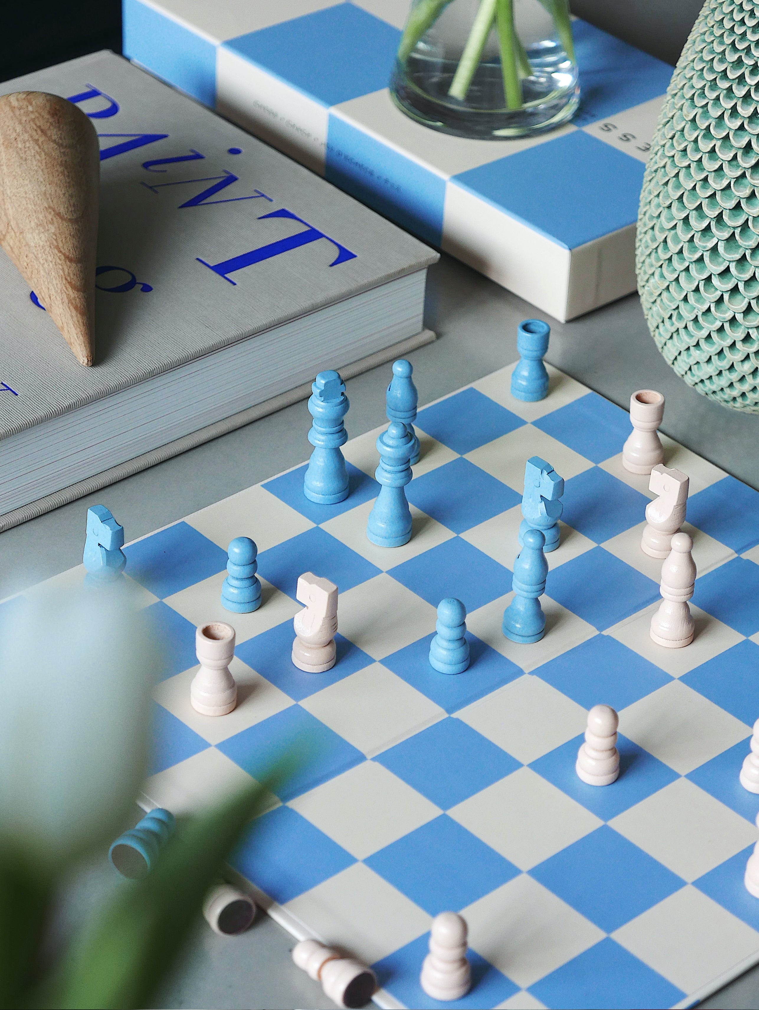 Sada na šachy PLAY CHESS modrá s bílou