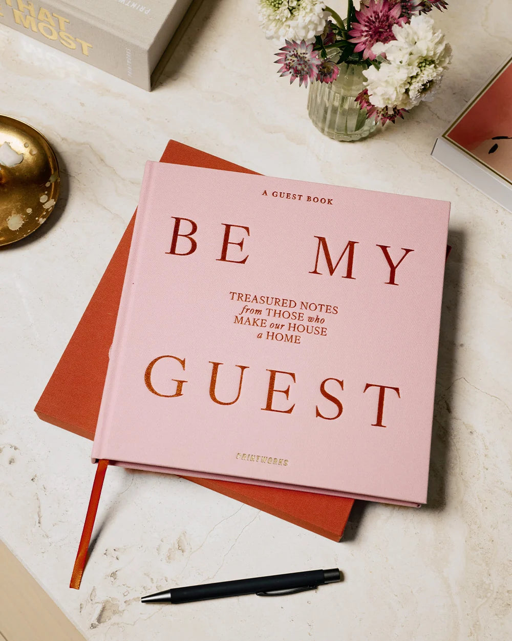 Kniha hostů BE MY GUEST červená s růžovou