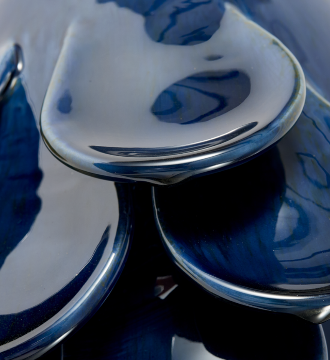 Váza QUILLIE tmavě modrá