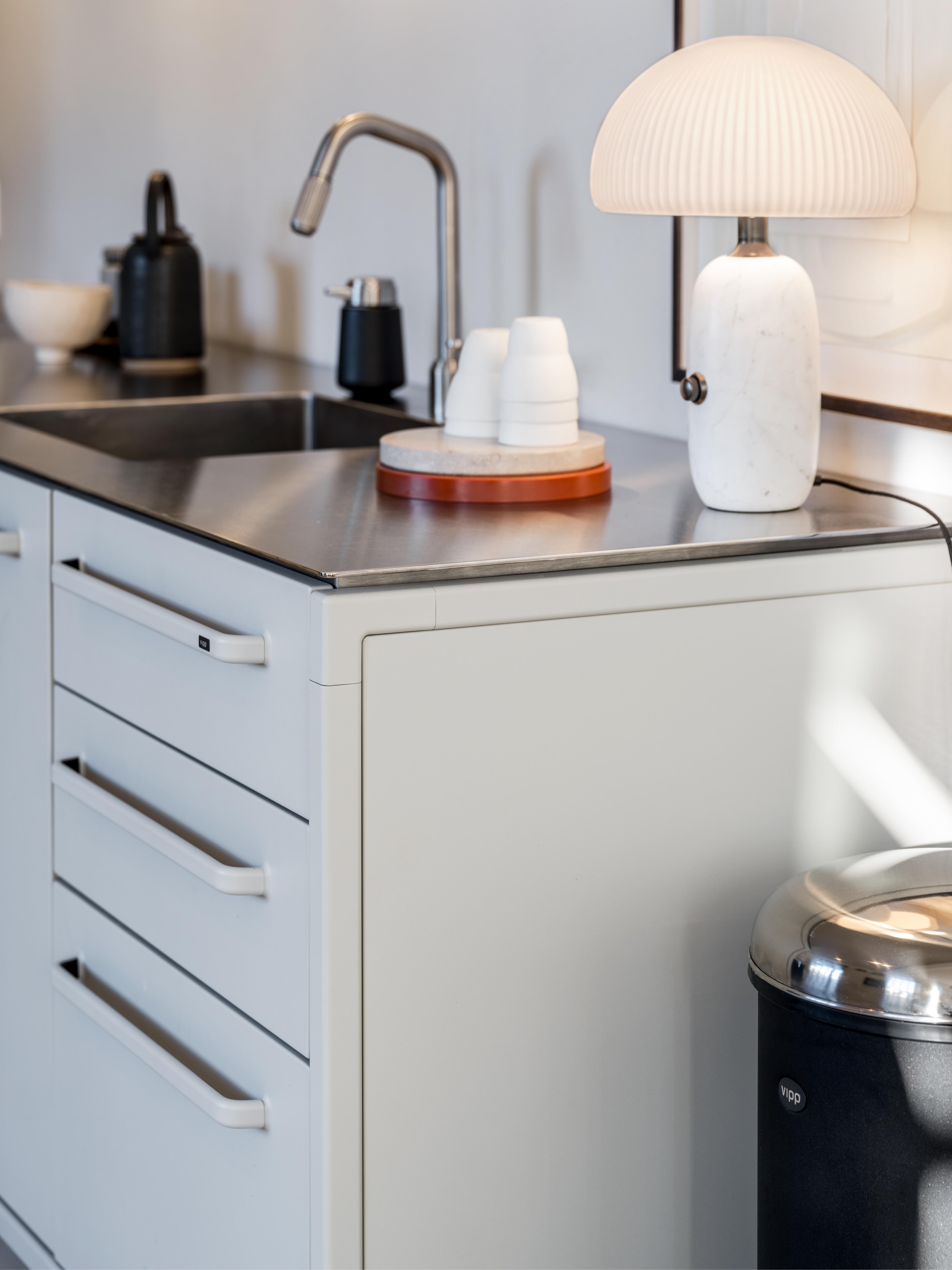 Sada hrnků VIPP bílá porcelán