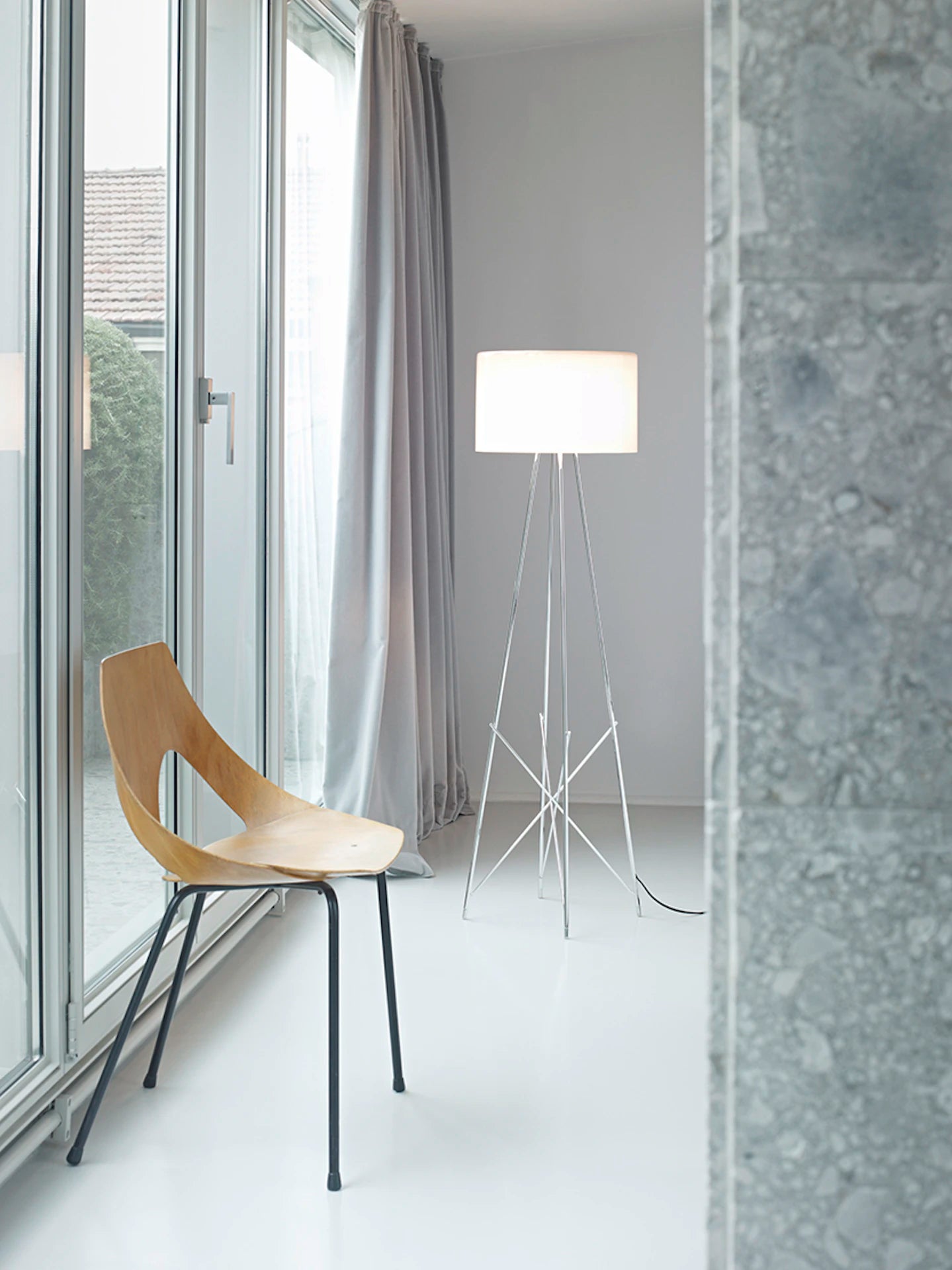 RAY Floor Lamp Glass with Metal Base