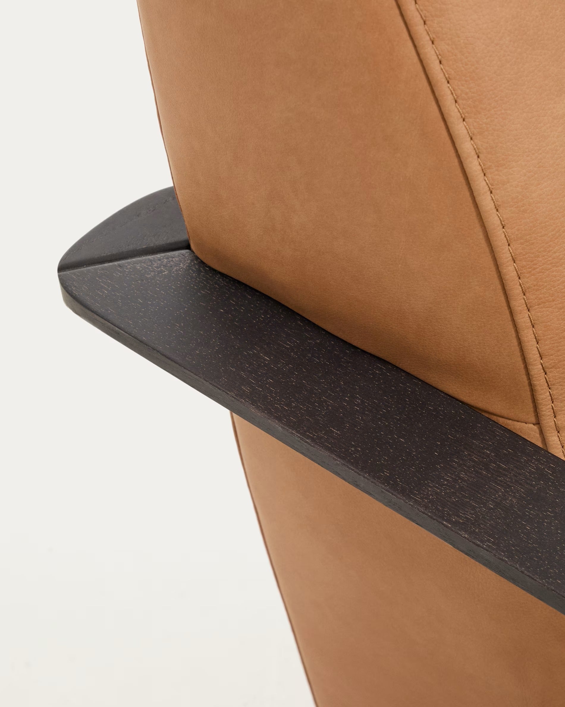 MEGHAN Armchair brown leather with black base