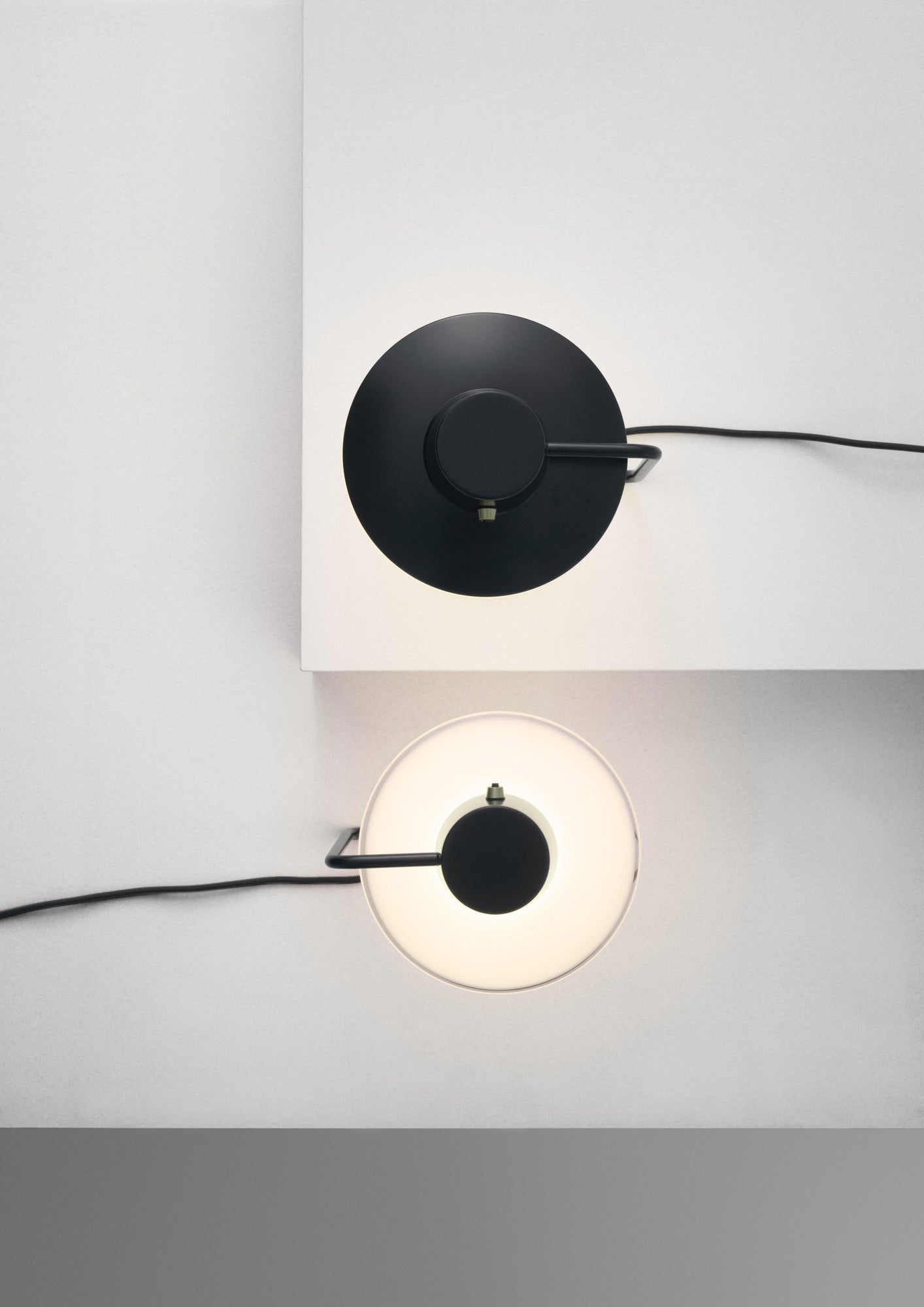 AJ OXFORD black table lamp