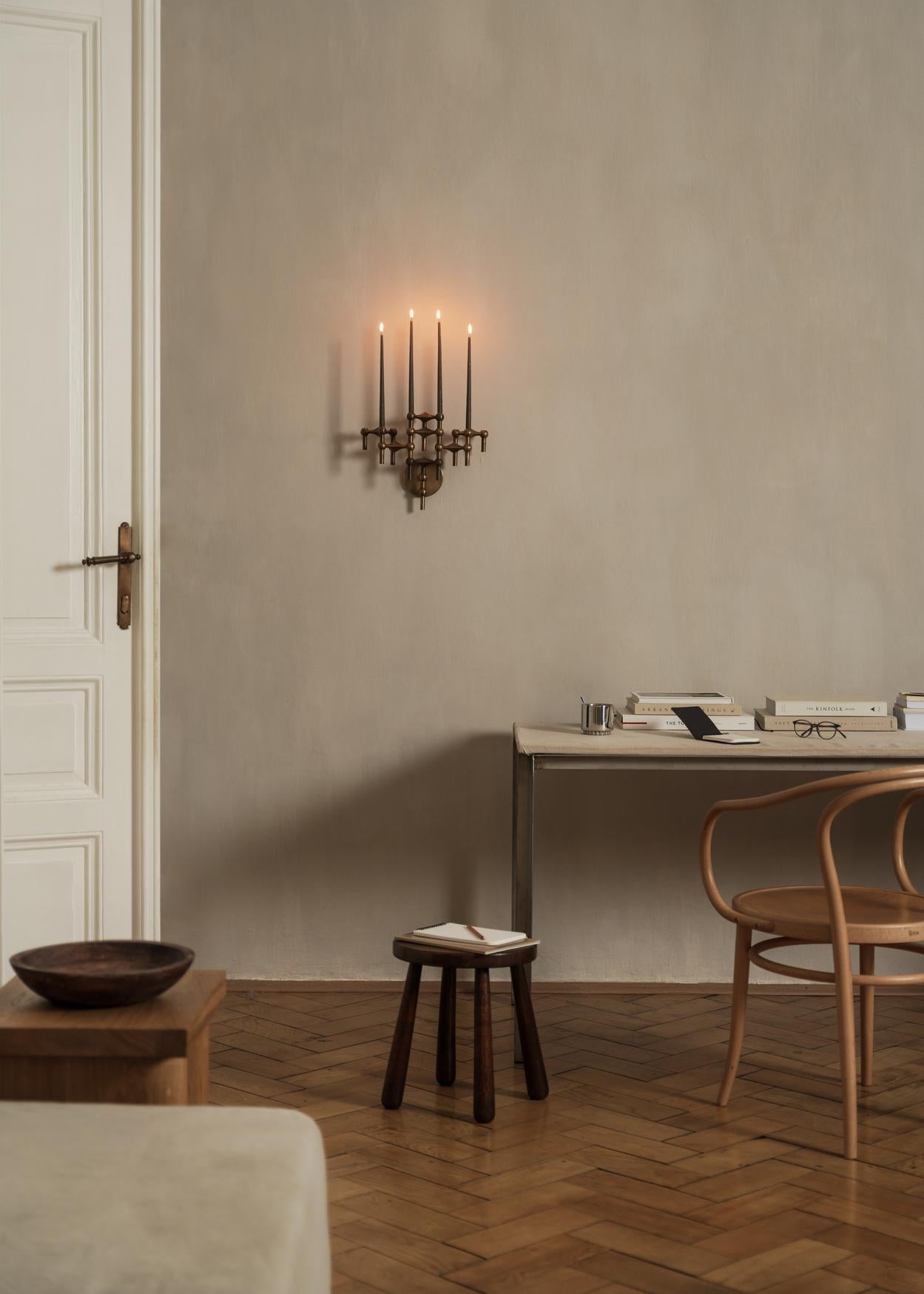 Nástěnný svícen STOFF NAGEL z bronzovaného mosazi