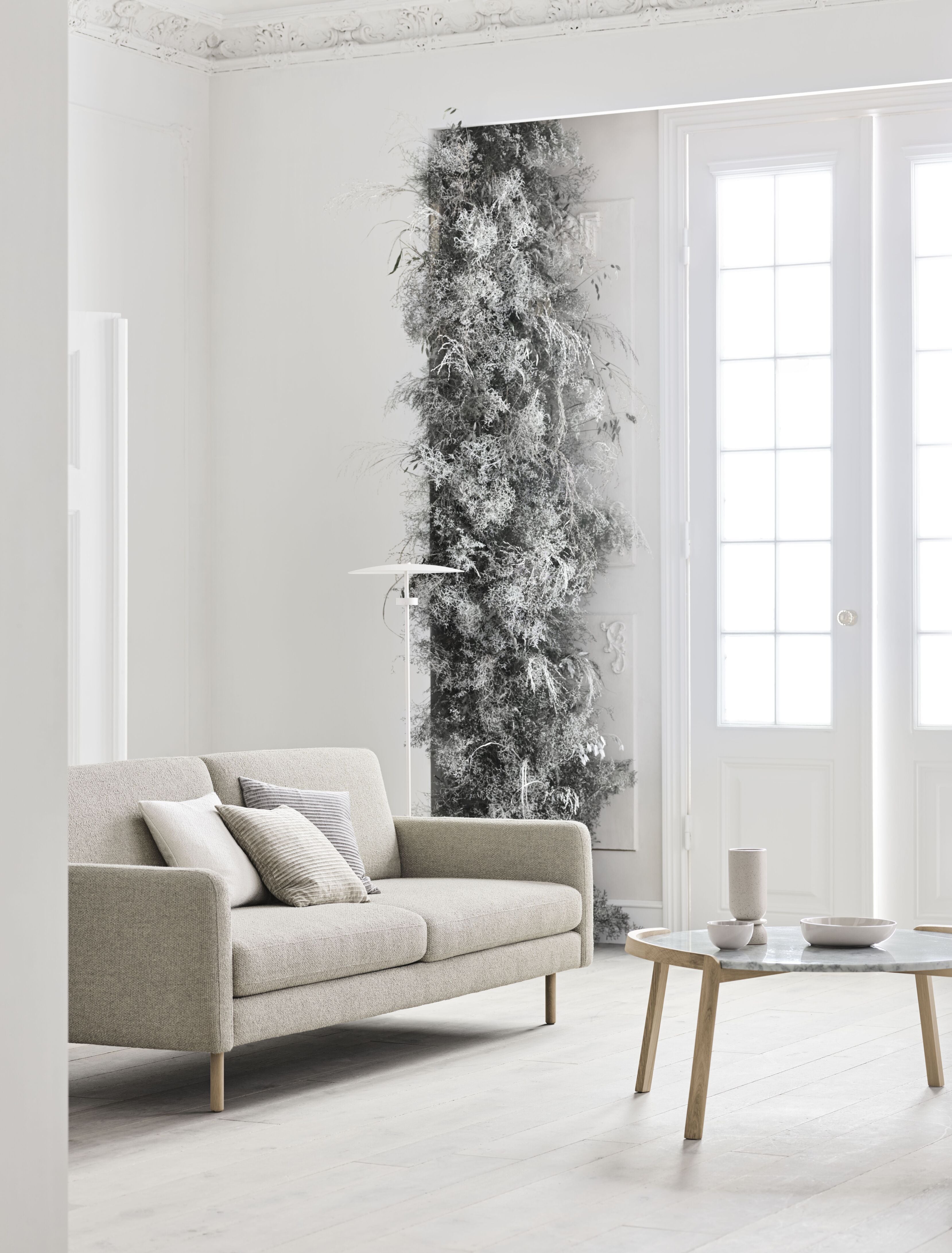 Pohovka pro 5 osob SCANDINAVIA REMIX s podstavou z černého dubového dřeva