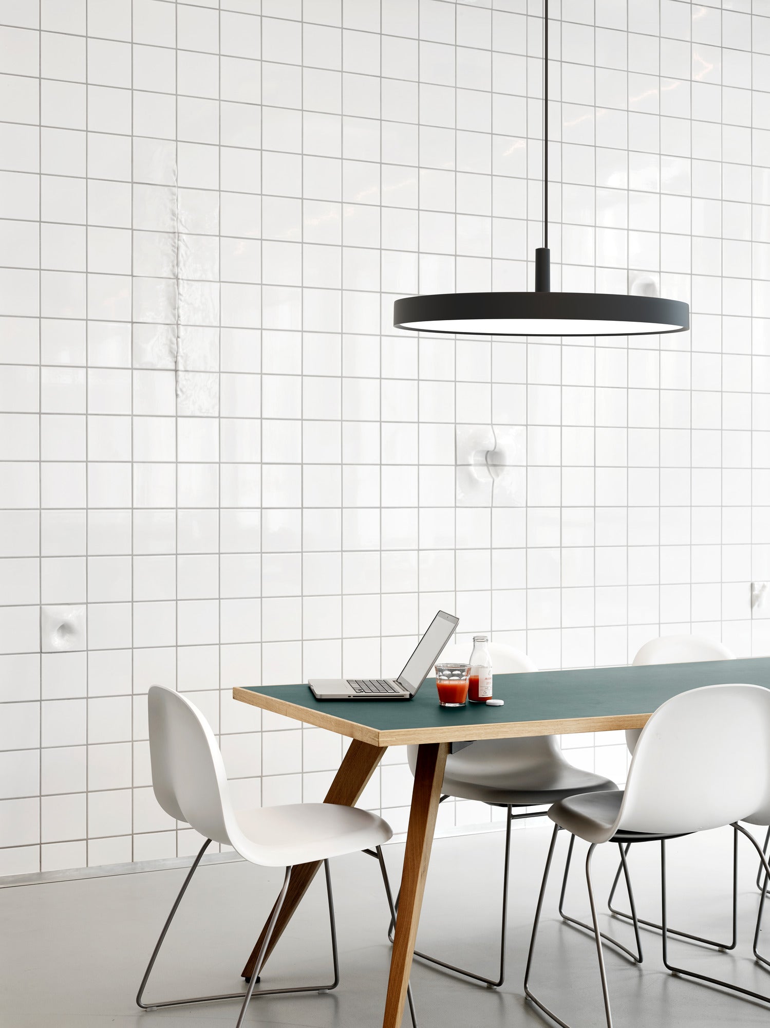 LP SLIM black pendant lamp