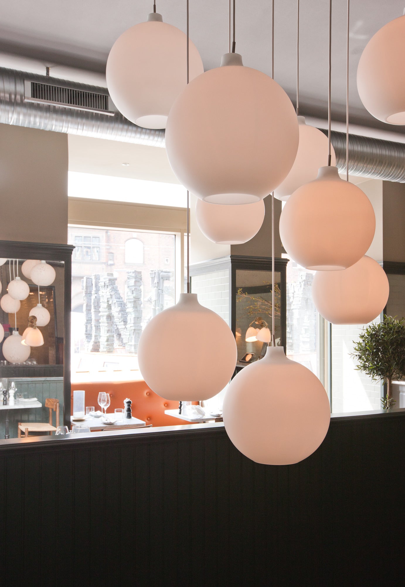 WOHLERT pendant lamp white glass