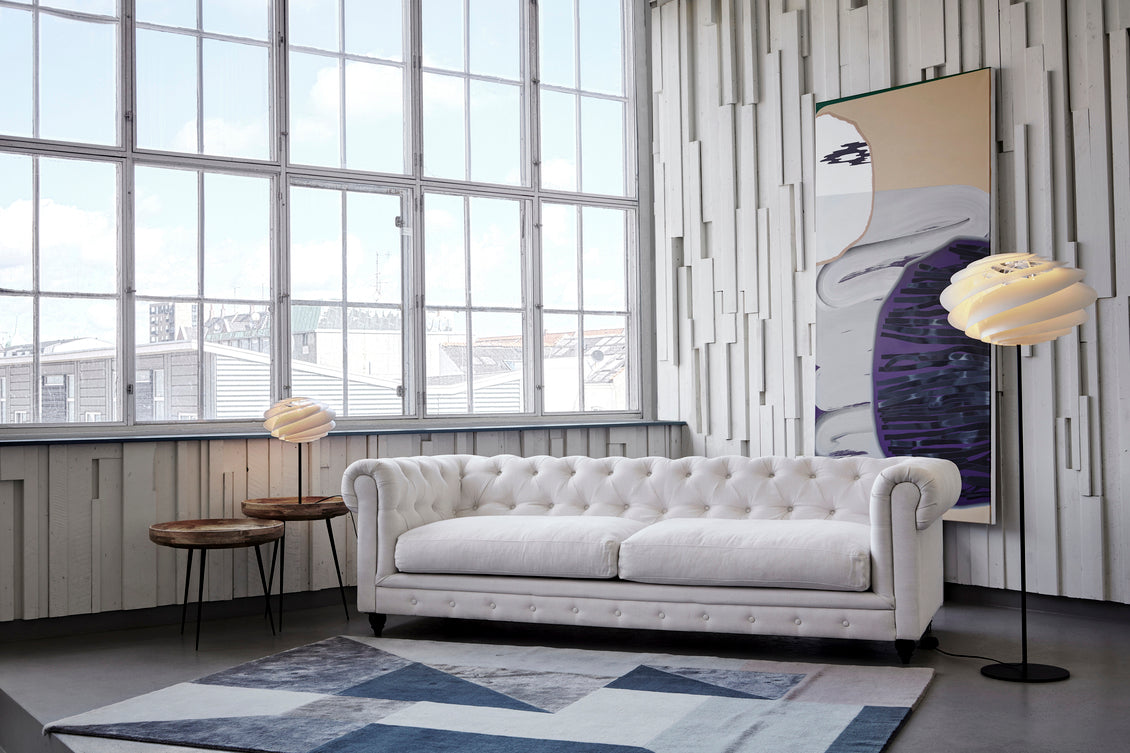 Stolní lampa MODEL 331 SWIRL bílá s černým podstavcem