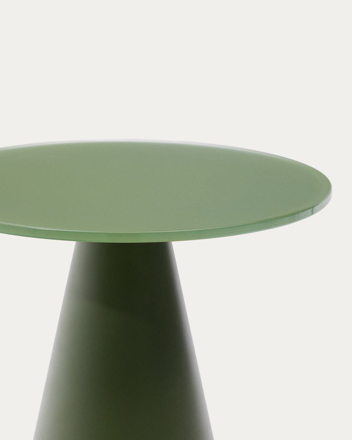 Stolik boczny okrągły WILSHIRE zielone matowe szkło hartowane – ujęcie 3