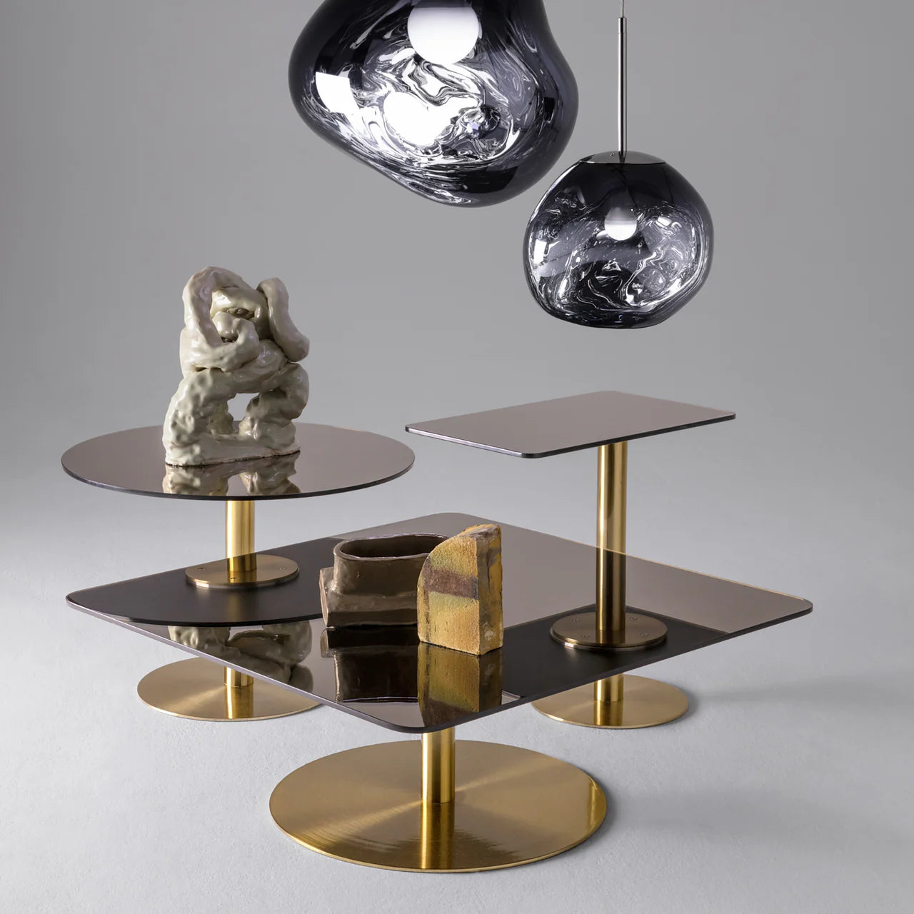 Konferenční stolek FLASH s mosaznou základnou