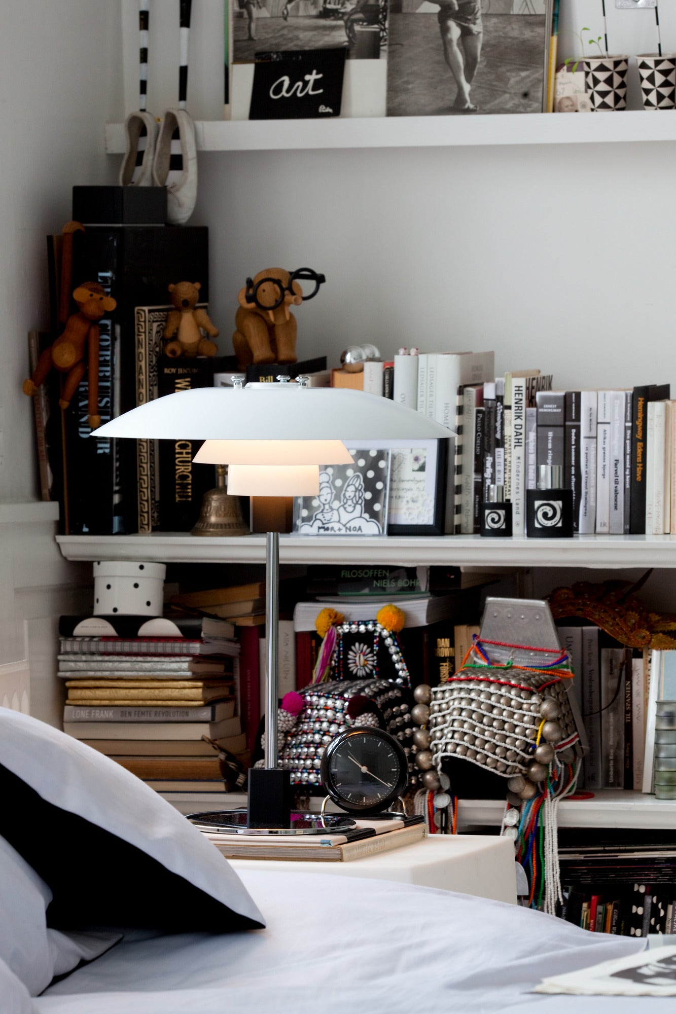 Stolní lampa PH 4/3 bílá s chromovaným podstavcem