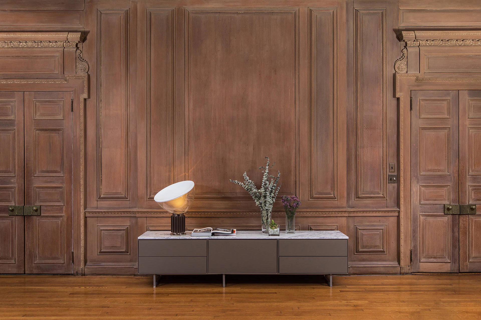 Lampa stołowa TACCIA brązowy – Flos